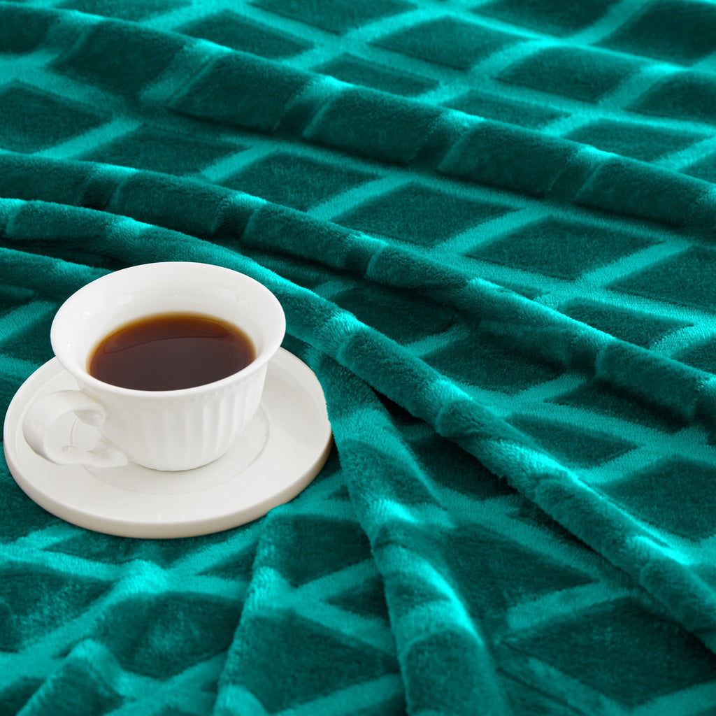 Exclusivo Mezcla Large Soft Throw Blanket for Couch, 50x70 Inches Diamond Geometry Pattern Velvet Fleece Blanket, Cozy, Warm and Lightweight - Image 4