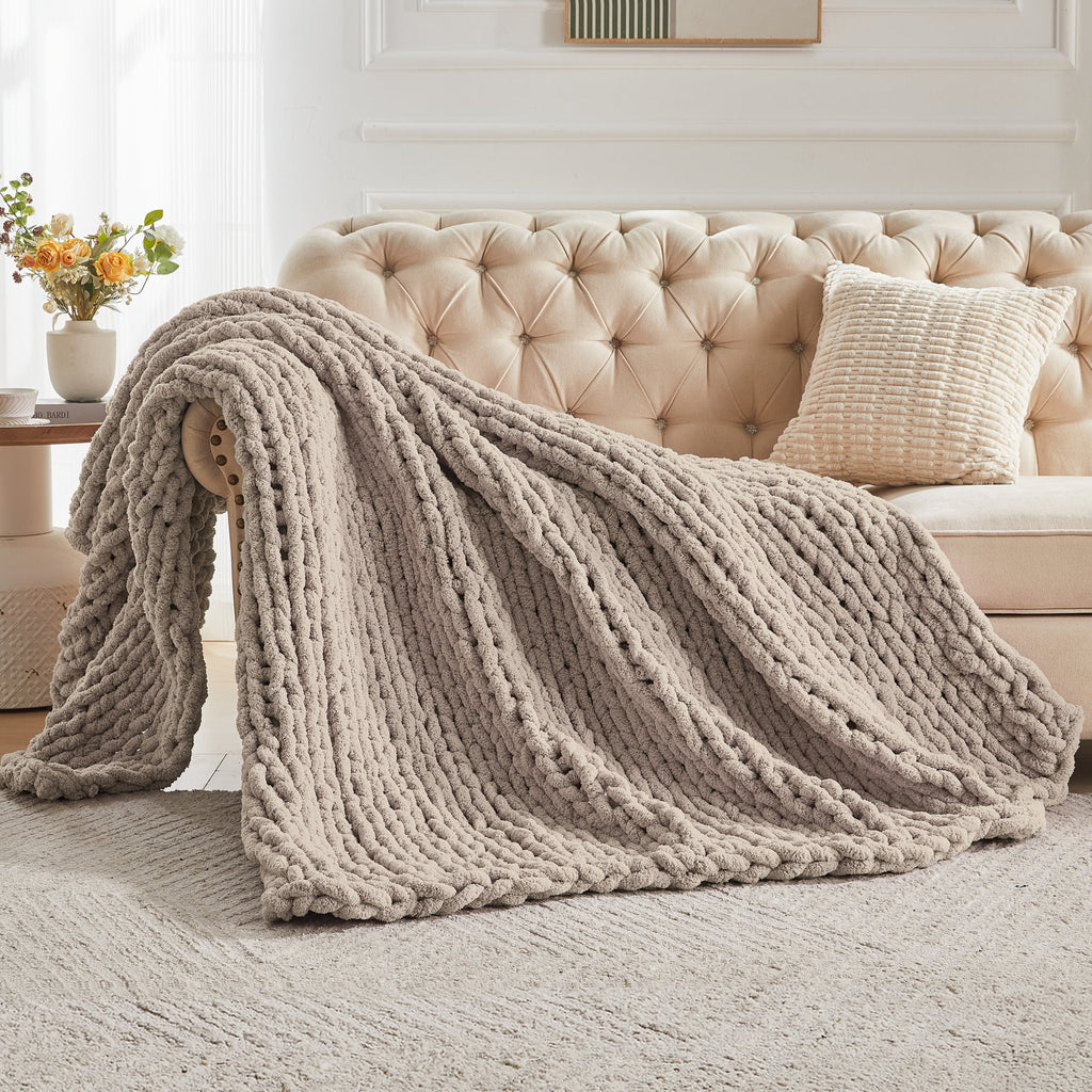 Carriediosa Chunky Knit Throw Blanket Handmade Soft Throws for Couch Sofa Bed, 50" x 60" Taupe - Image 4