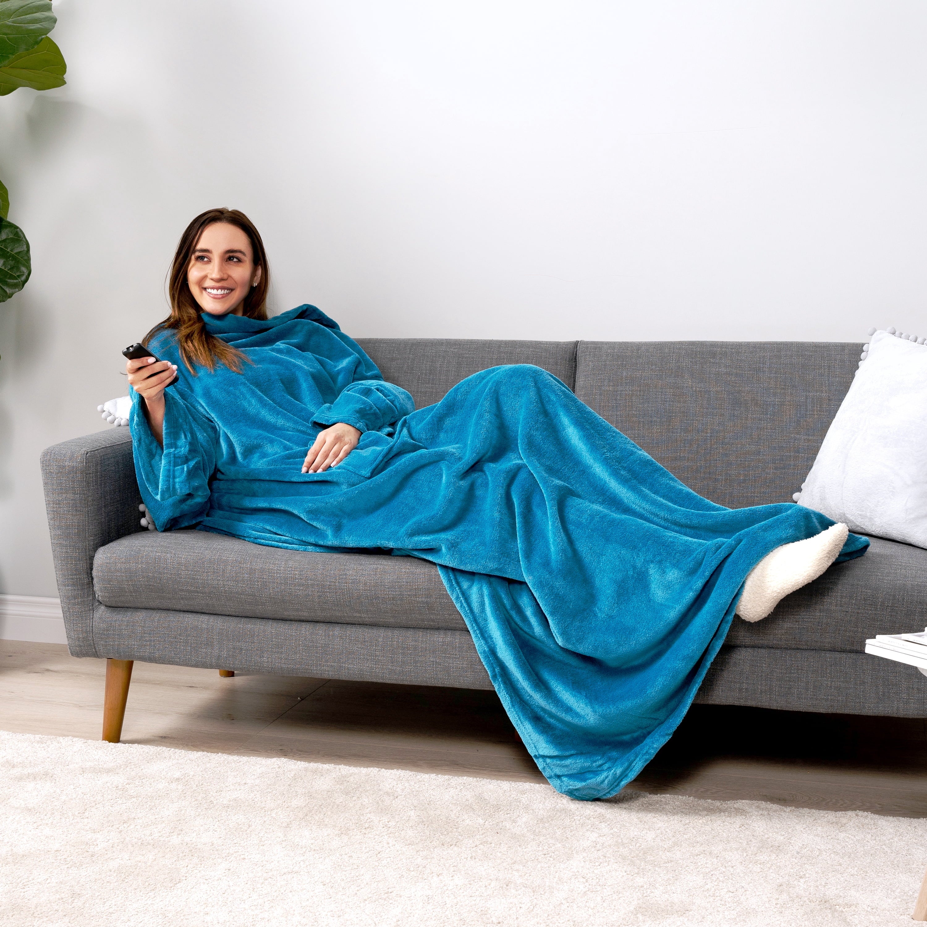 Wearable Blanket with Sleeves for Adult Women Men, Cozy Fleece Warm Wrap Throw Blanket with Arms, Pocket, Gifts for C... - Image 5