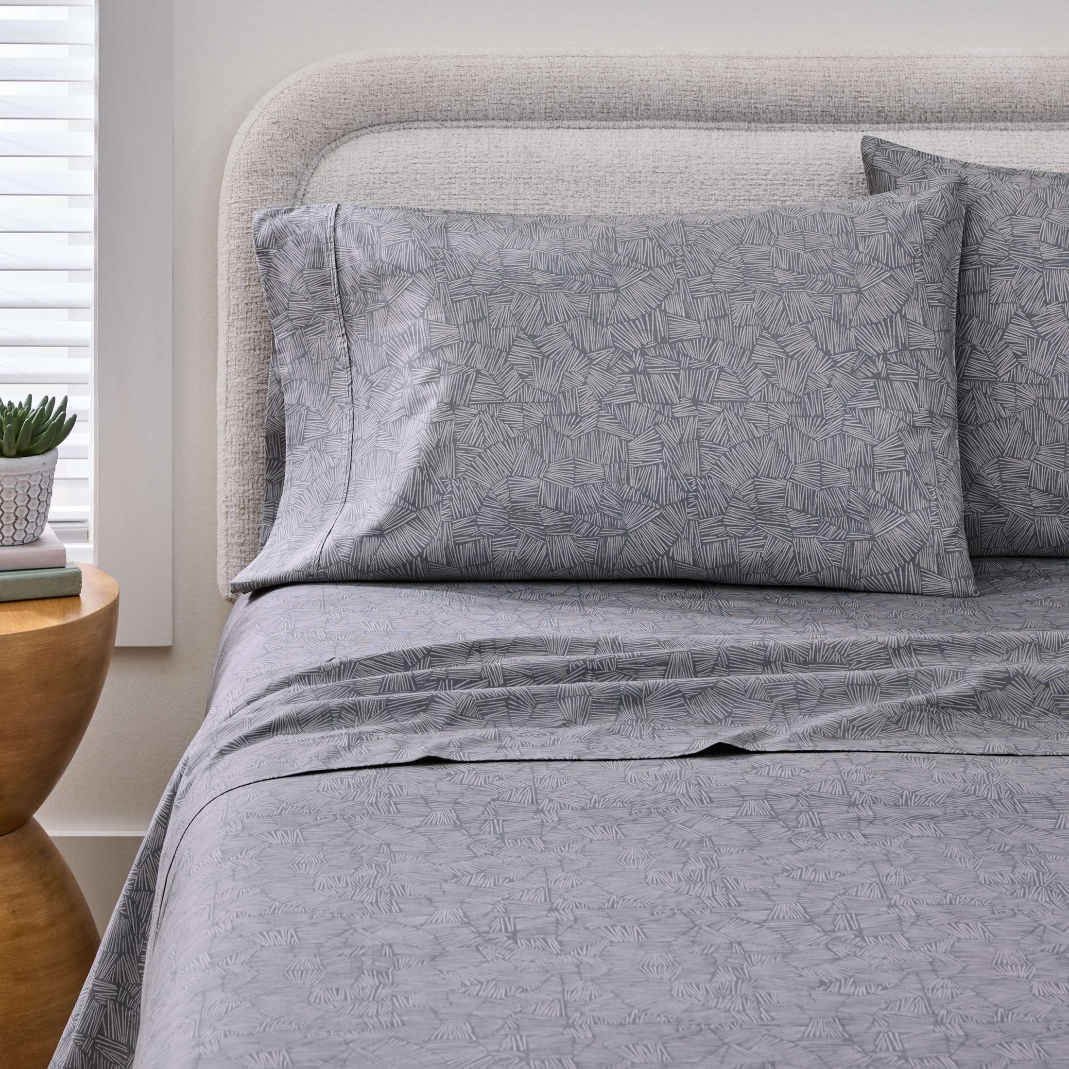 Better Homes & Gardens 300 Thread Count 3-Piece Cotton Percale Ziggy Geo Print Grey Flannel Bed Sheet Set, Twin - Image 2