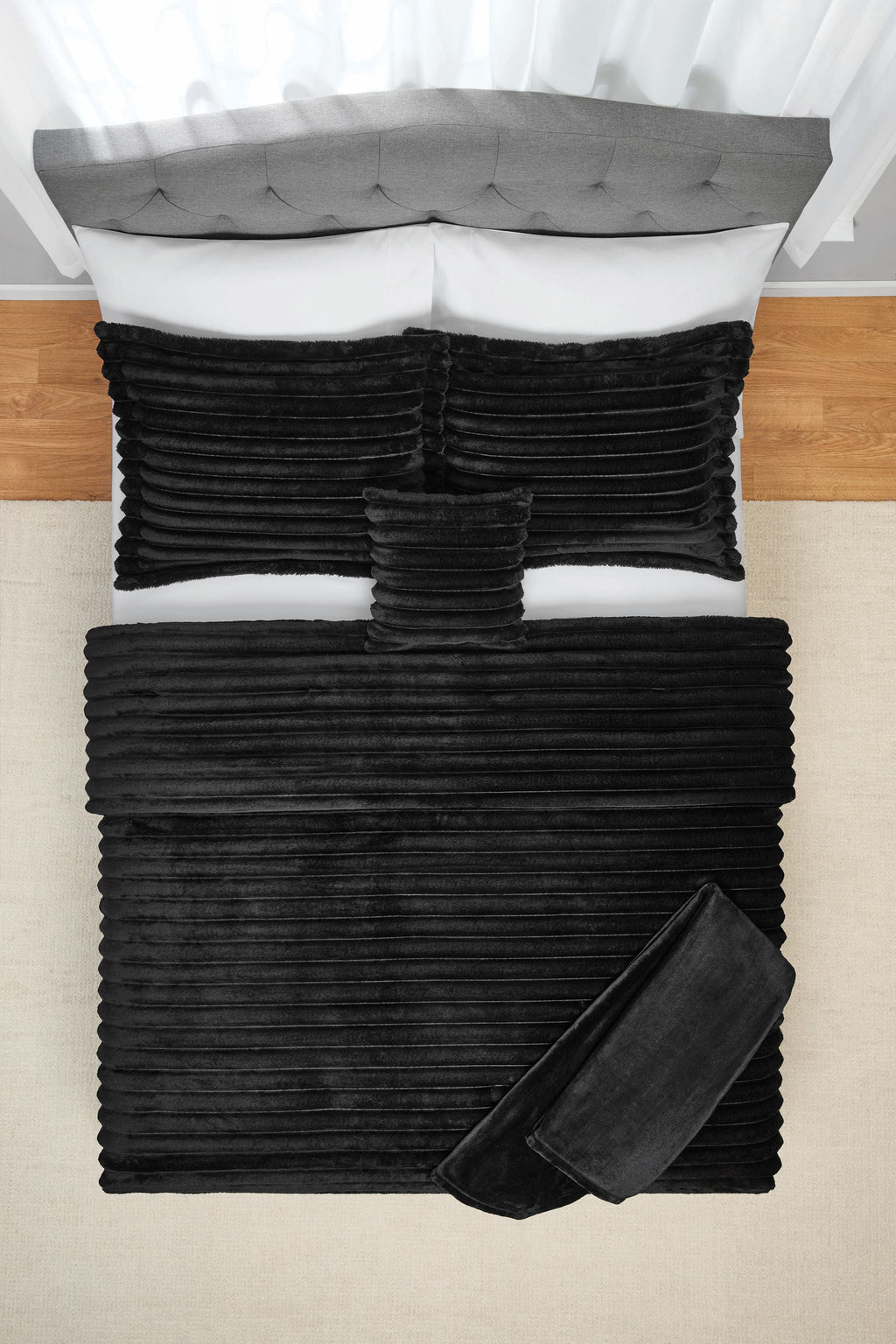 Mainstays Full/Queen Comforter Set, All-Season, 5-Piece, Black Cozy Plush - Image 2