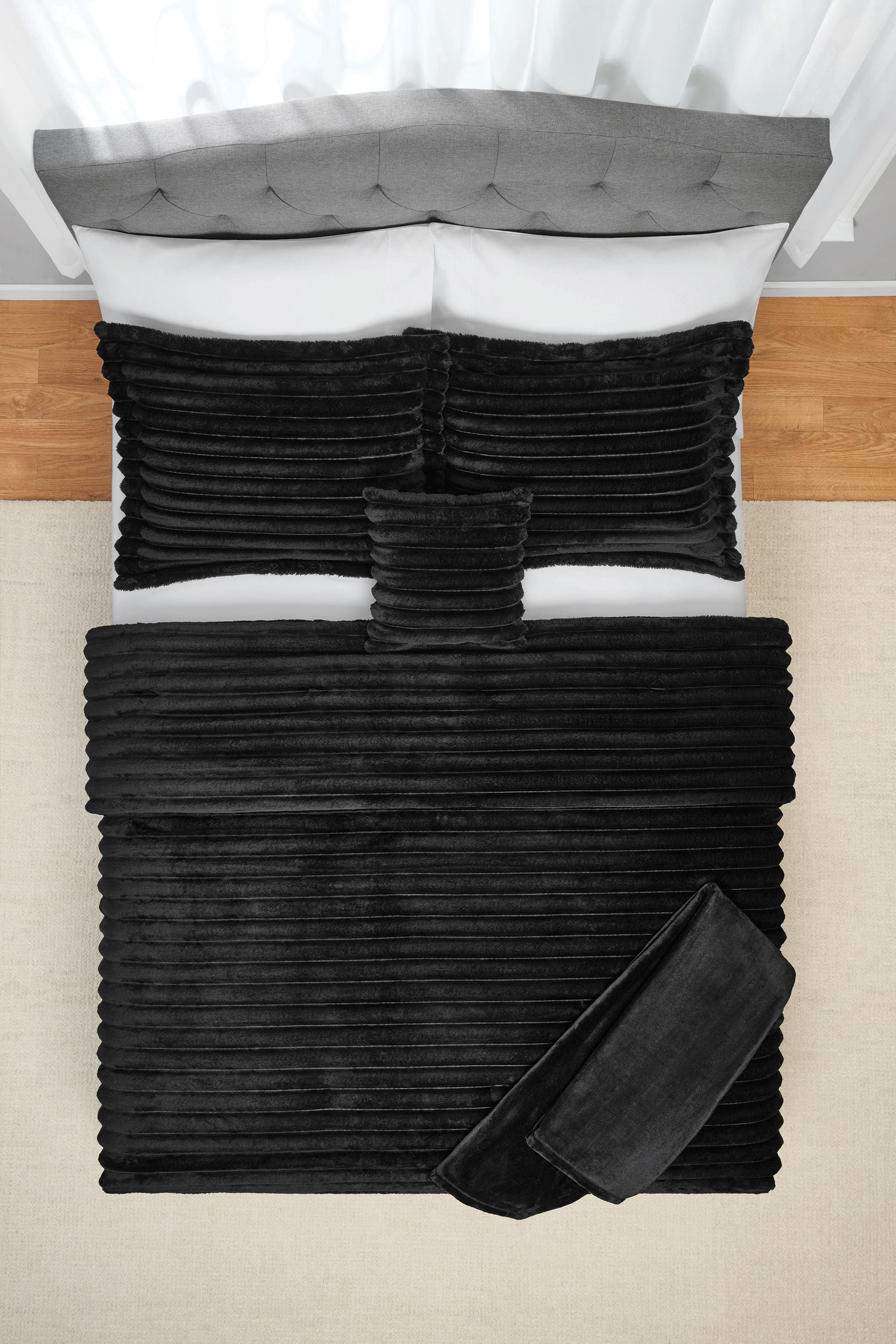 Mainstays Full/Queen Comforter Set, All-Season, 5-Piece, Black Cozy Plush - Image 2