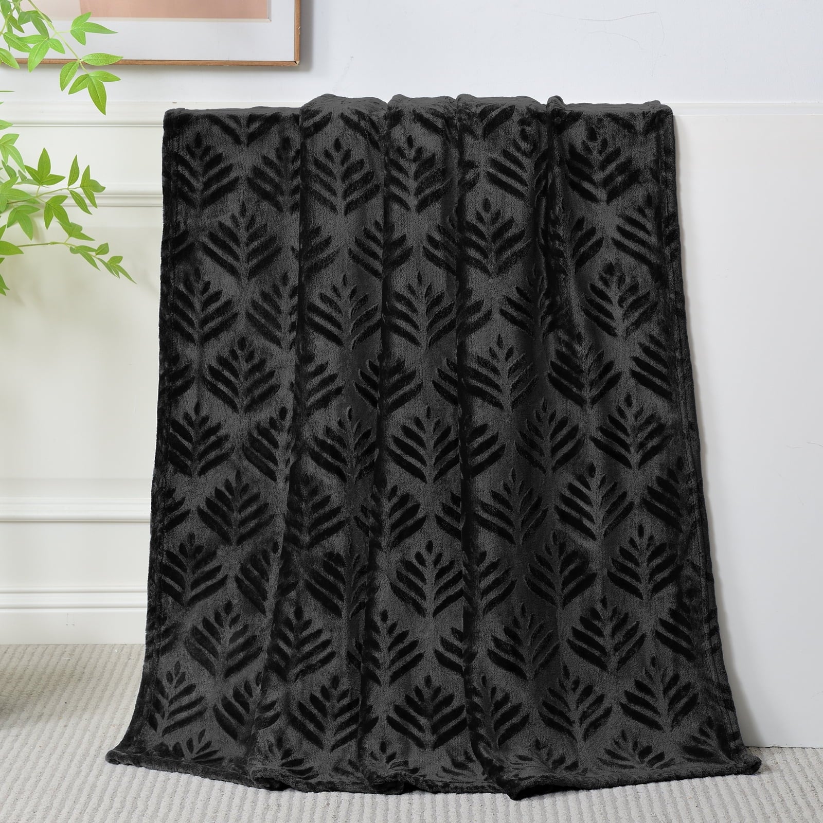 Fleece Throw Blanket for Couch, Leaves Pattern Super Soft and Cozy Blankets, Plush Fuzzy Lightweight, Black, 50"x60" - Image 2