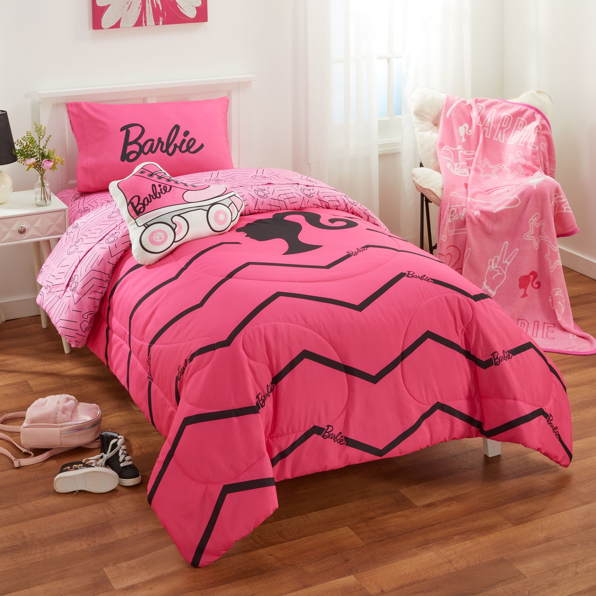 Kids 2 Piece Pink Black Chevron Reversible Comforter and Pillowcase set, Twin/full - Image 4