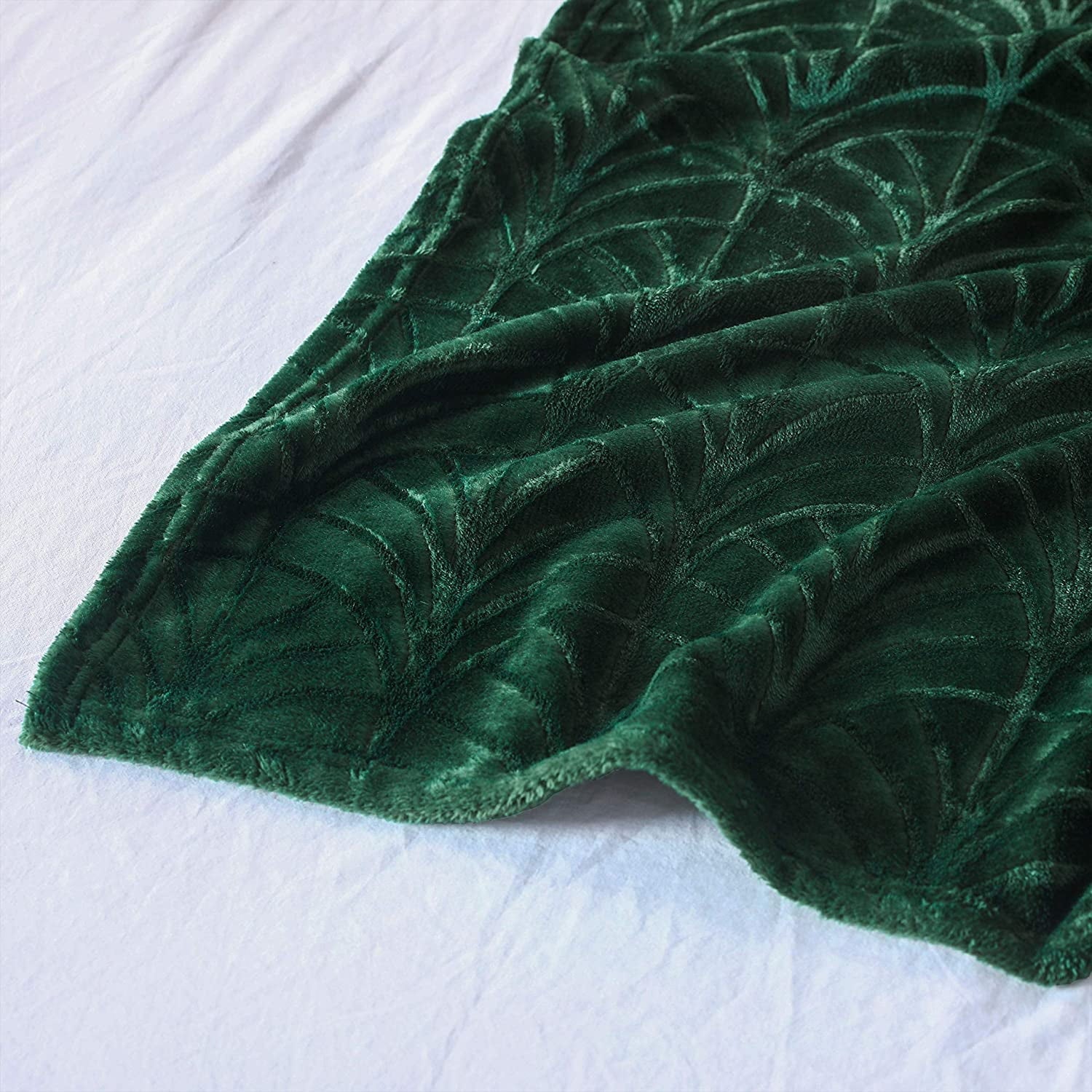 Fleece Throw Blanket for Couch, Soft Fluffy Sofa Bed Blanket with Vintage Pattern for All Season, Warm and Lightweigh... - Image 6