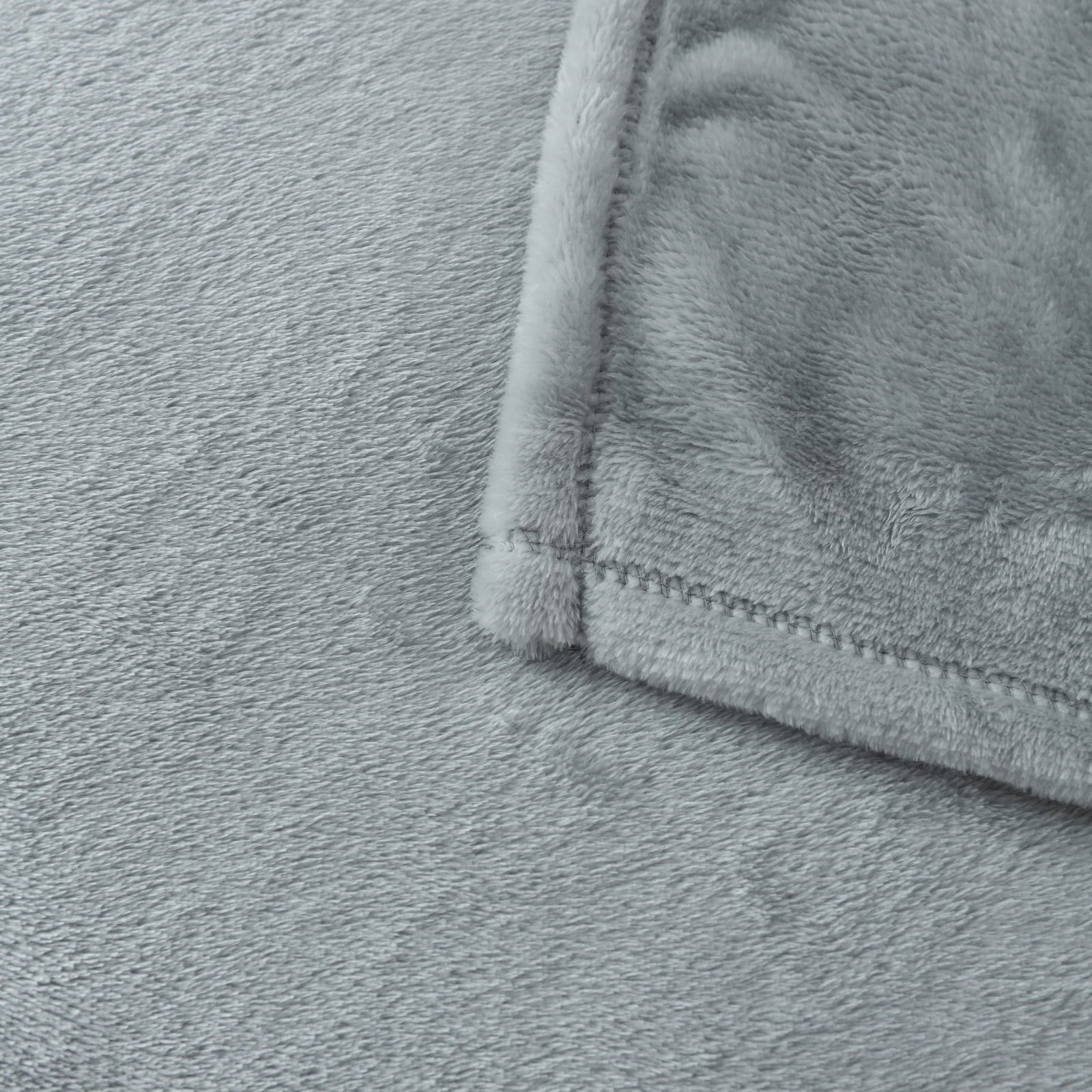 Mainstays Super Soft Plush Blanket, Gray, Twin, Adult/Teen - Image 5