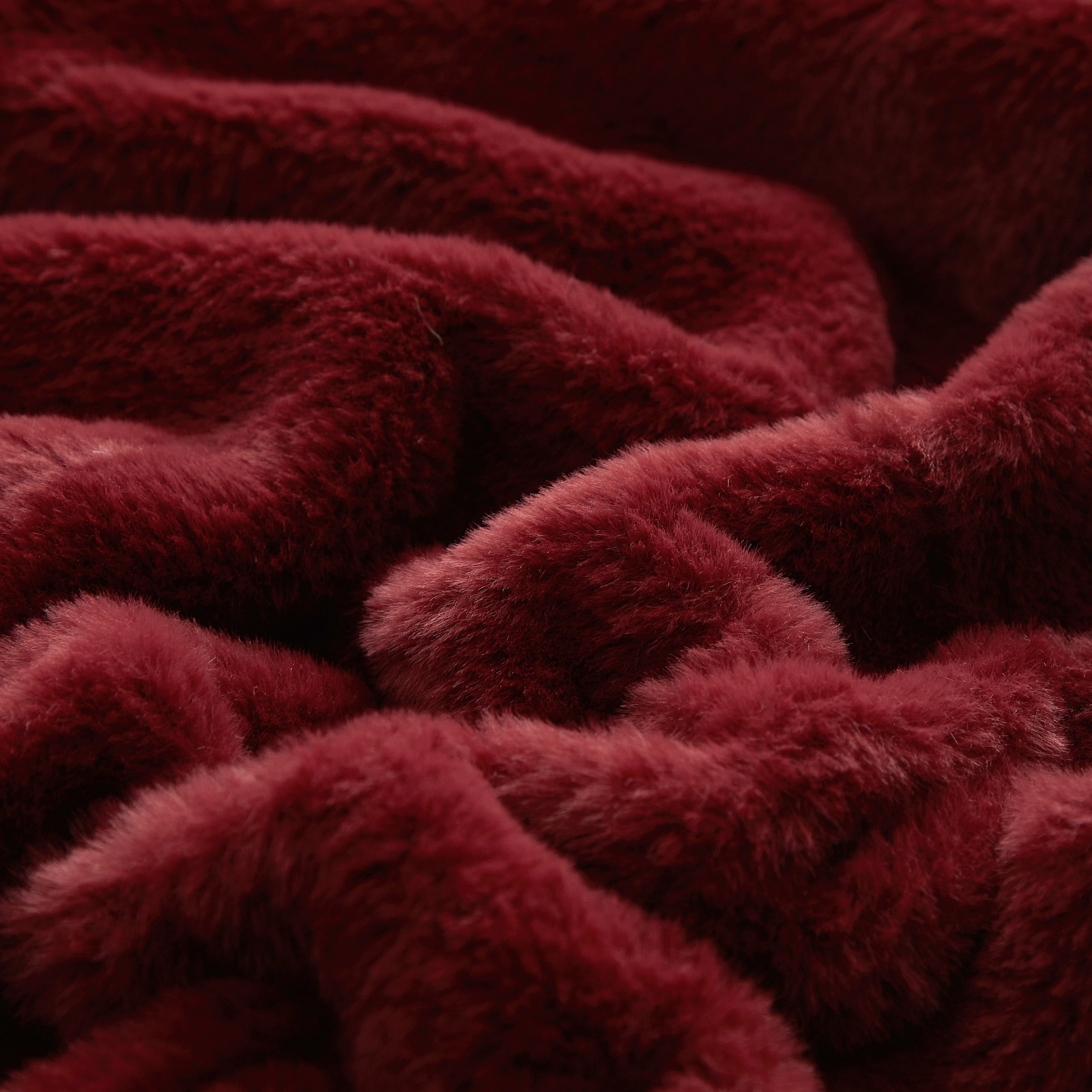 Cozy Faux Fur Super Soft luxury Blanket, Full/Queen, Luscious Merlot - Image 3