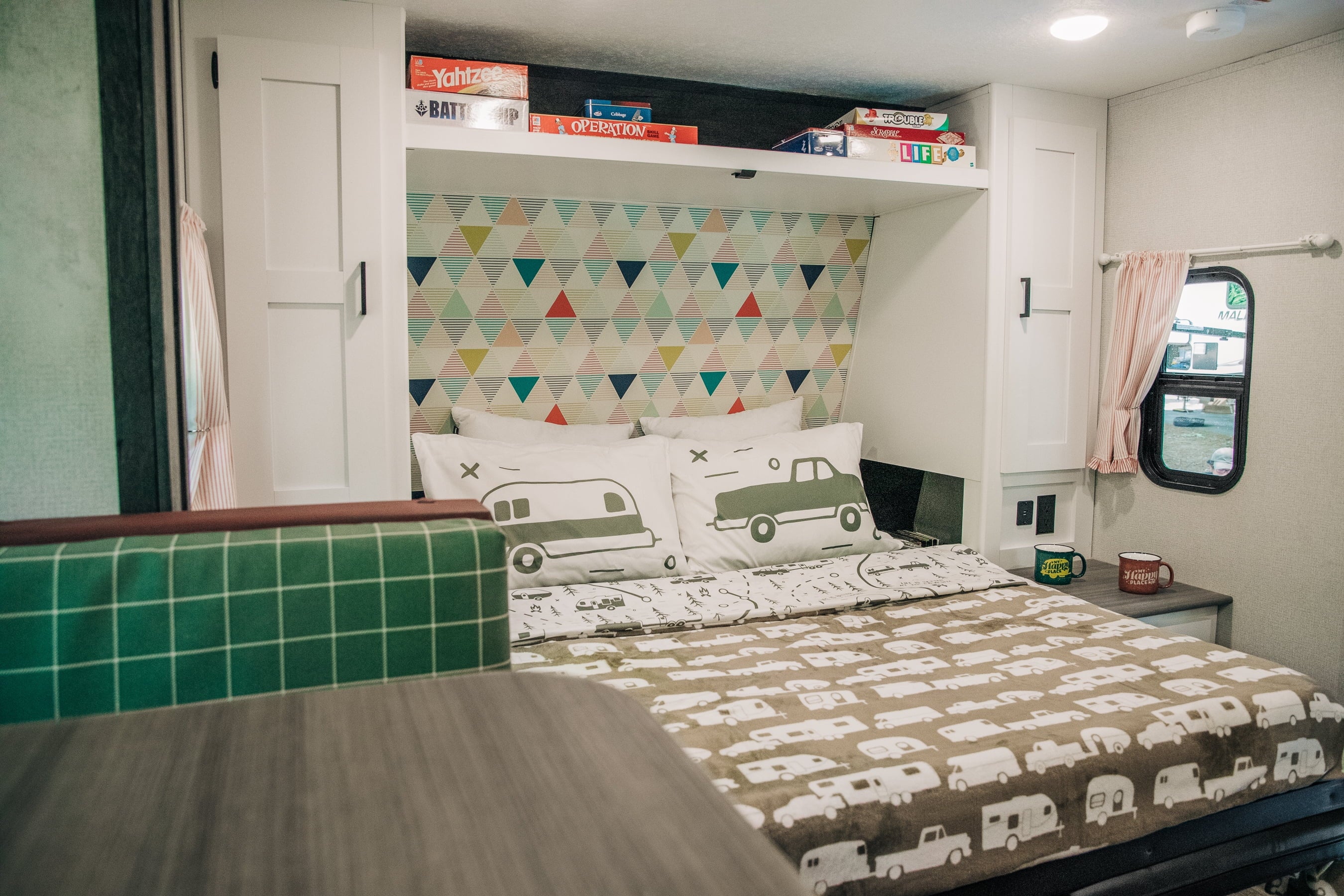 RV Queen Bed Sheet Set, Green Map, Polyester (53476) - Image 4