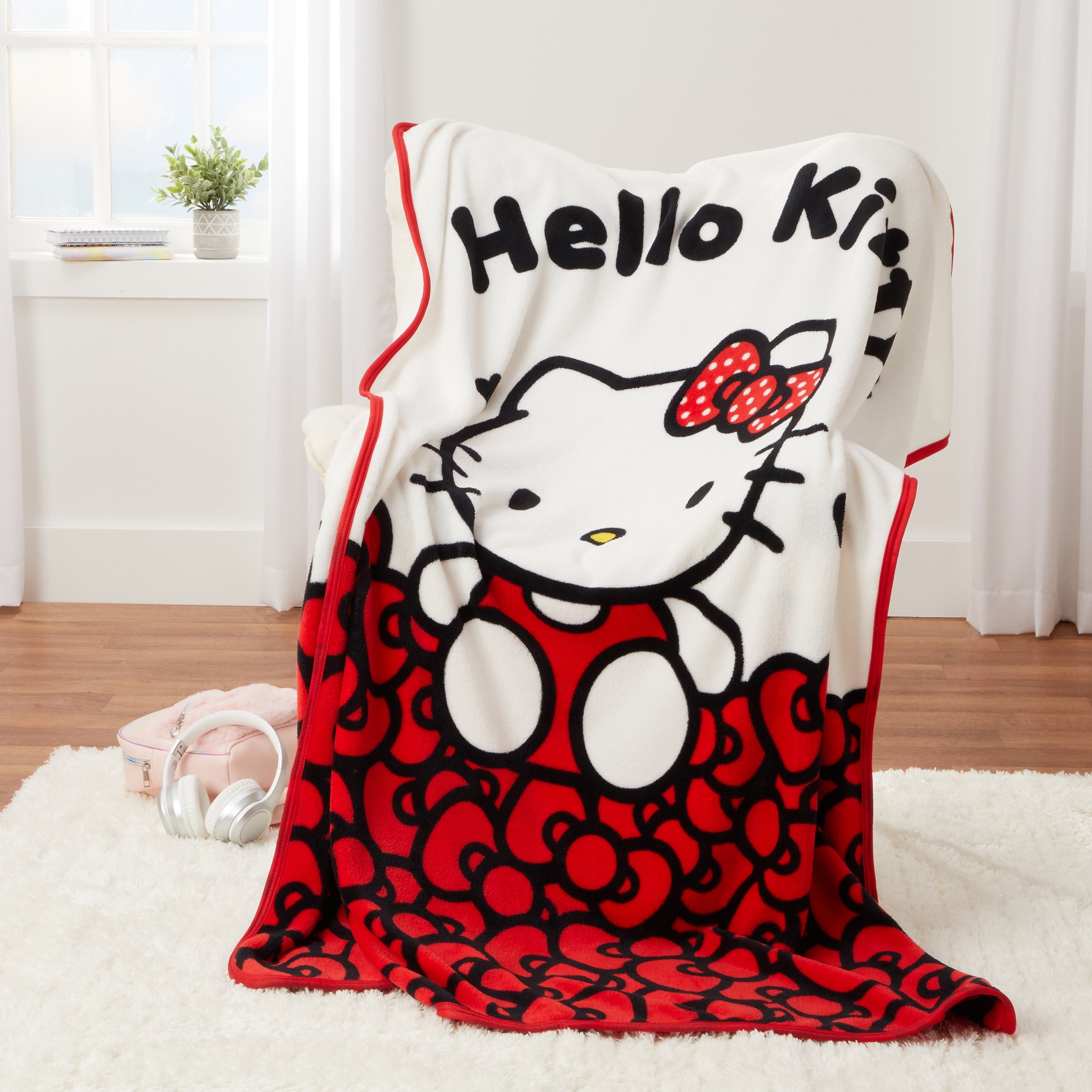 Hello Kitty Kids Red White Print Fleece Throw Blanket, 46 x 60 - Image 3