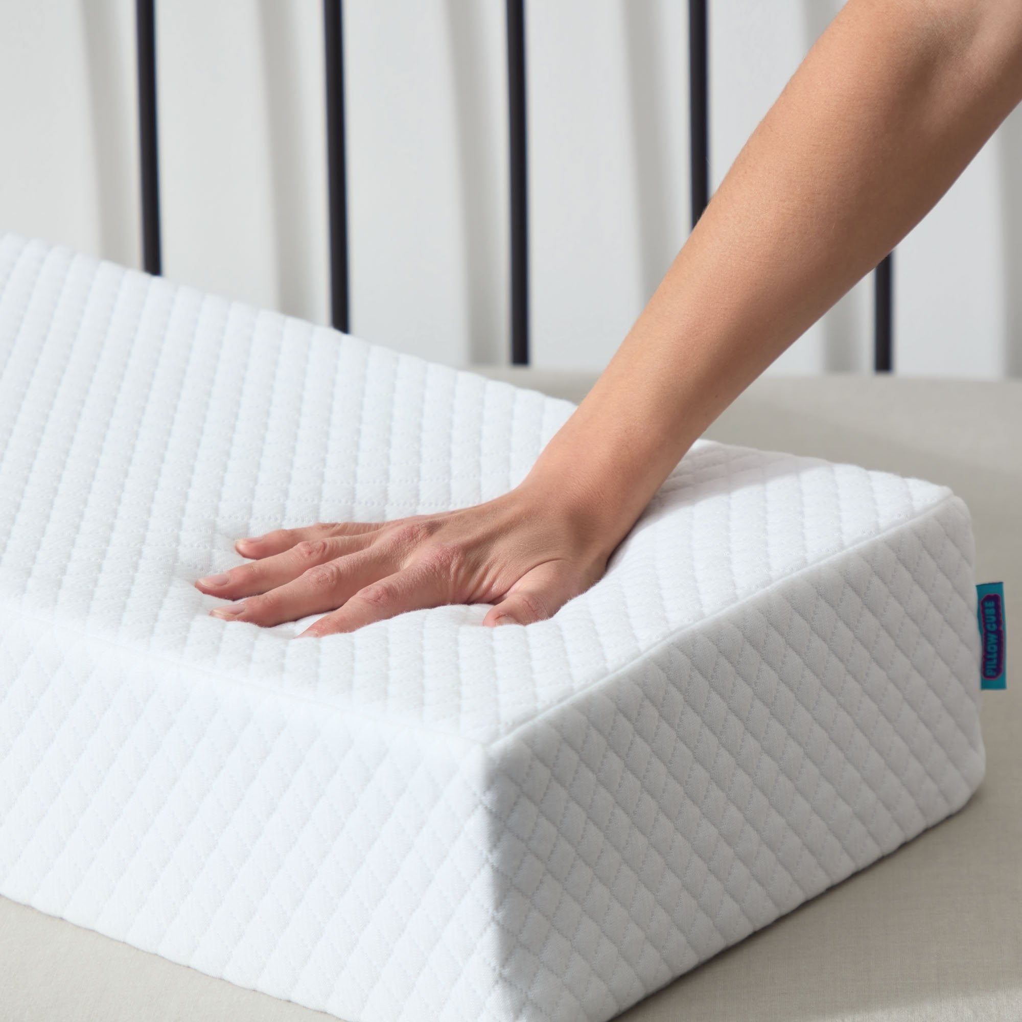 Pillow Cube Standard Pillow for Side Sleepers, Cooling Technology and Removable Cover - Image 2