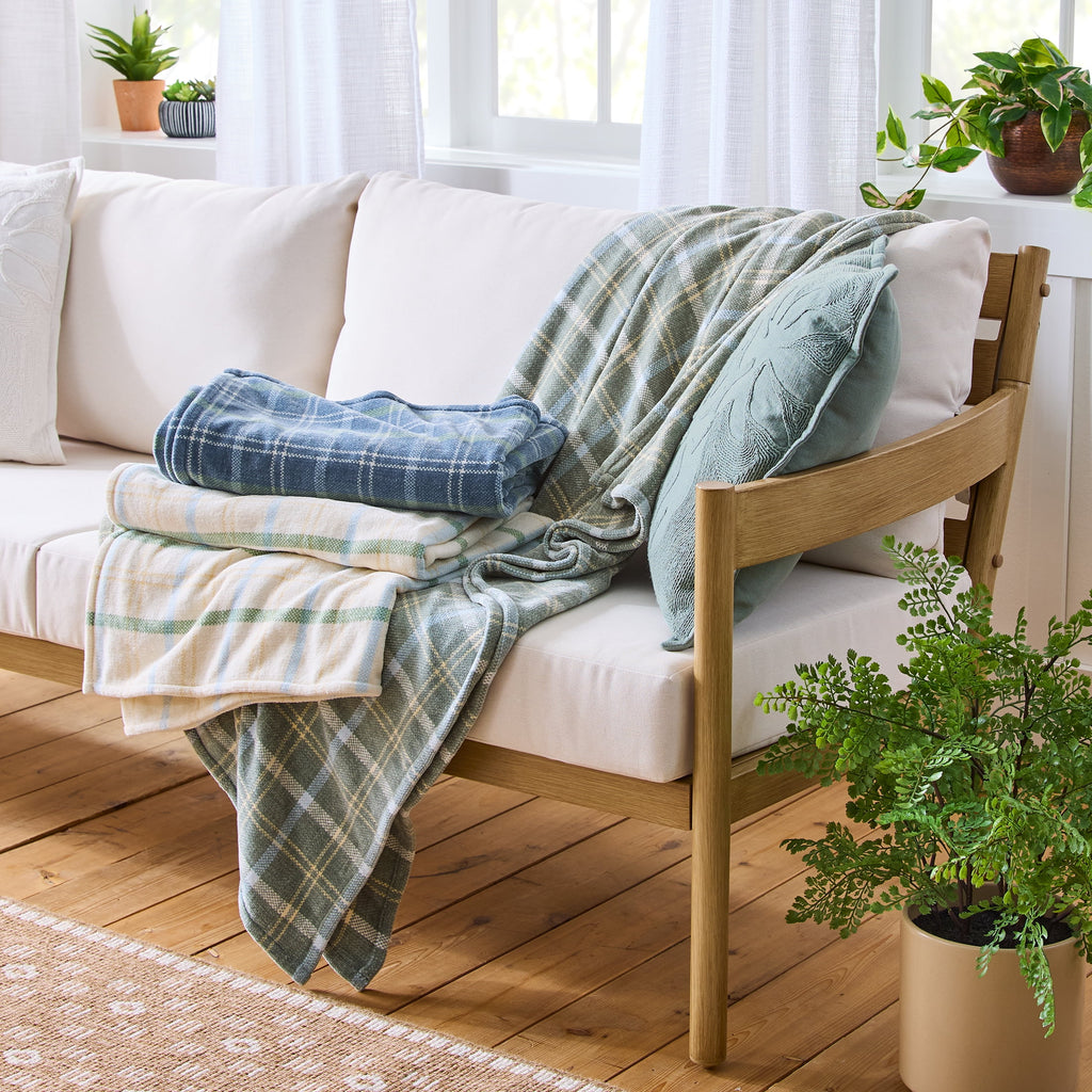 Better Homes & Gardens Woven Chenille Plaid Throw Blanket, Green River , 50x72 Inches - Image 5