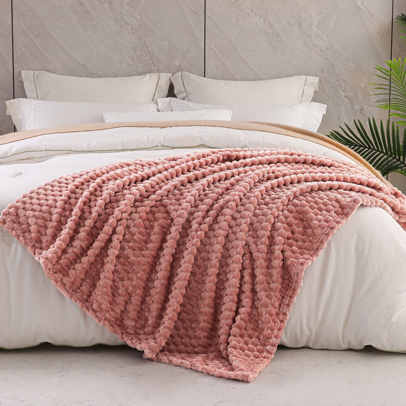 Large Soft Fleece Throw Blanket, 50"x70" Stylish Jacquard Throw Blanket for Couch, Cozy, Warm, Lightweight Dusty Pink... - Image 6