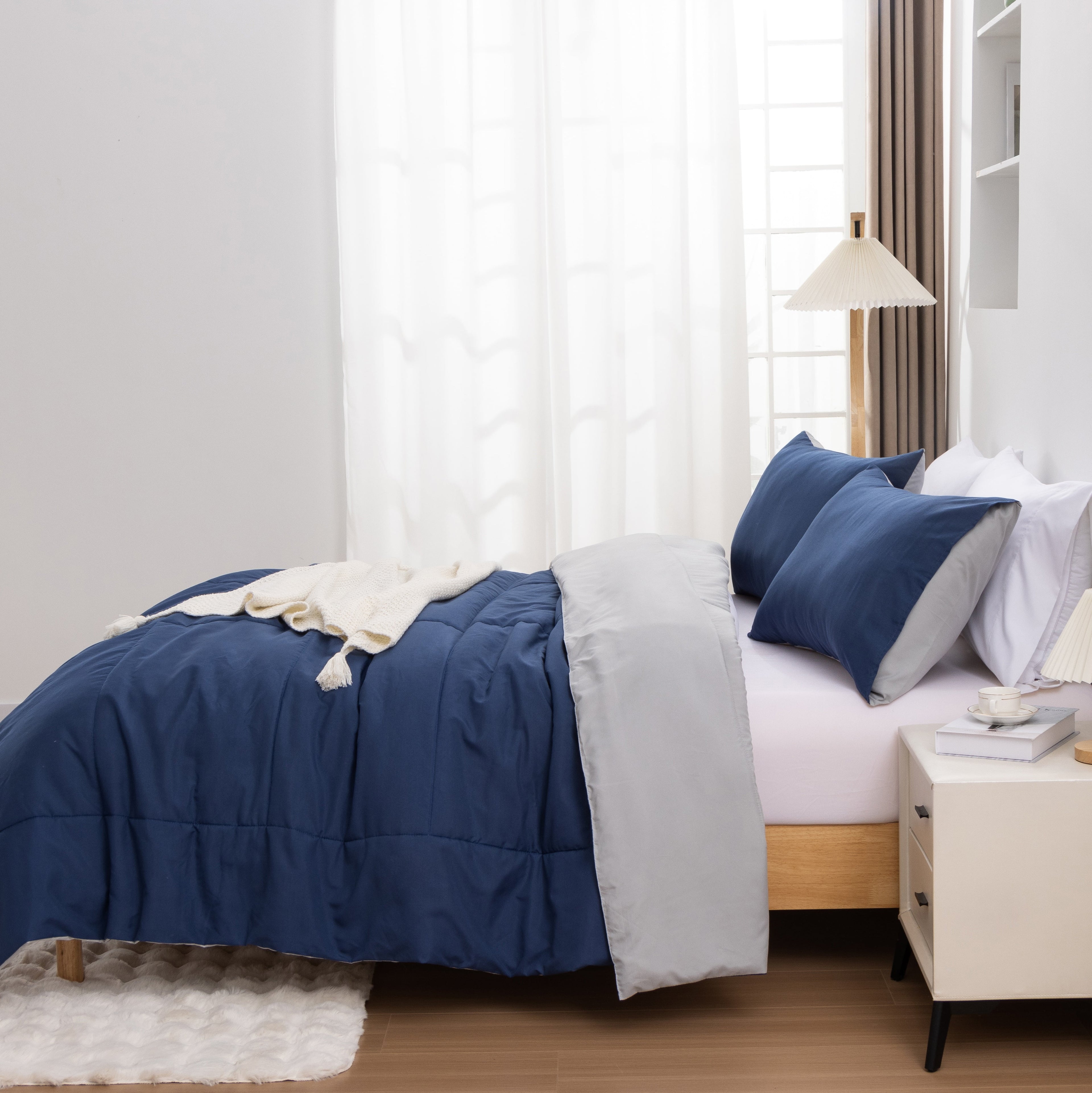 Queen Comforter Set All Season Reversible Bed Set with 2 Pillow Cases 3 Pieces Bedding Sets Down Alternative Blue/Gra... - Image 3