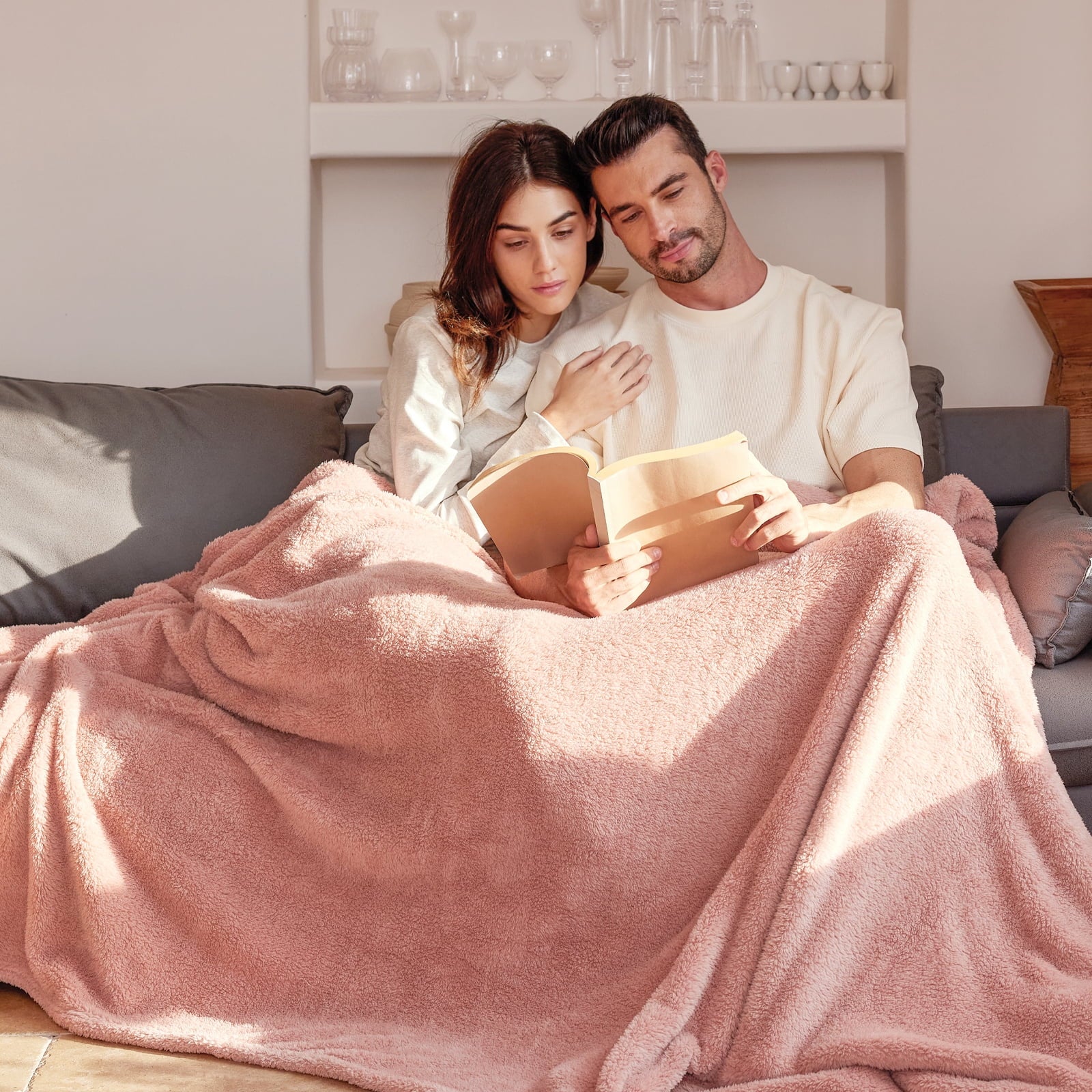 Exclusivo Mezcla Soft Fleece Throw Blanket for Couch, Super Soft Velvet Plush Bed Blanket, 50x60 Inches, Pink - Image 5