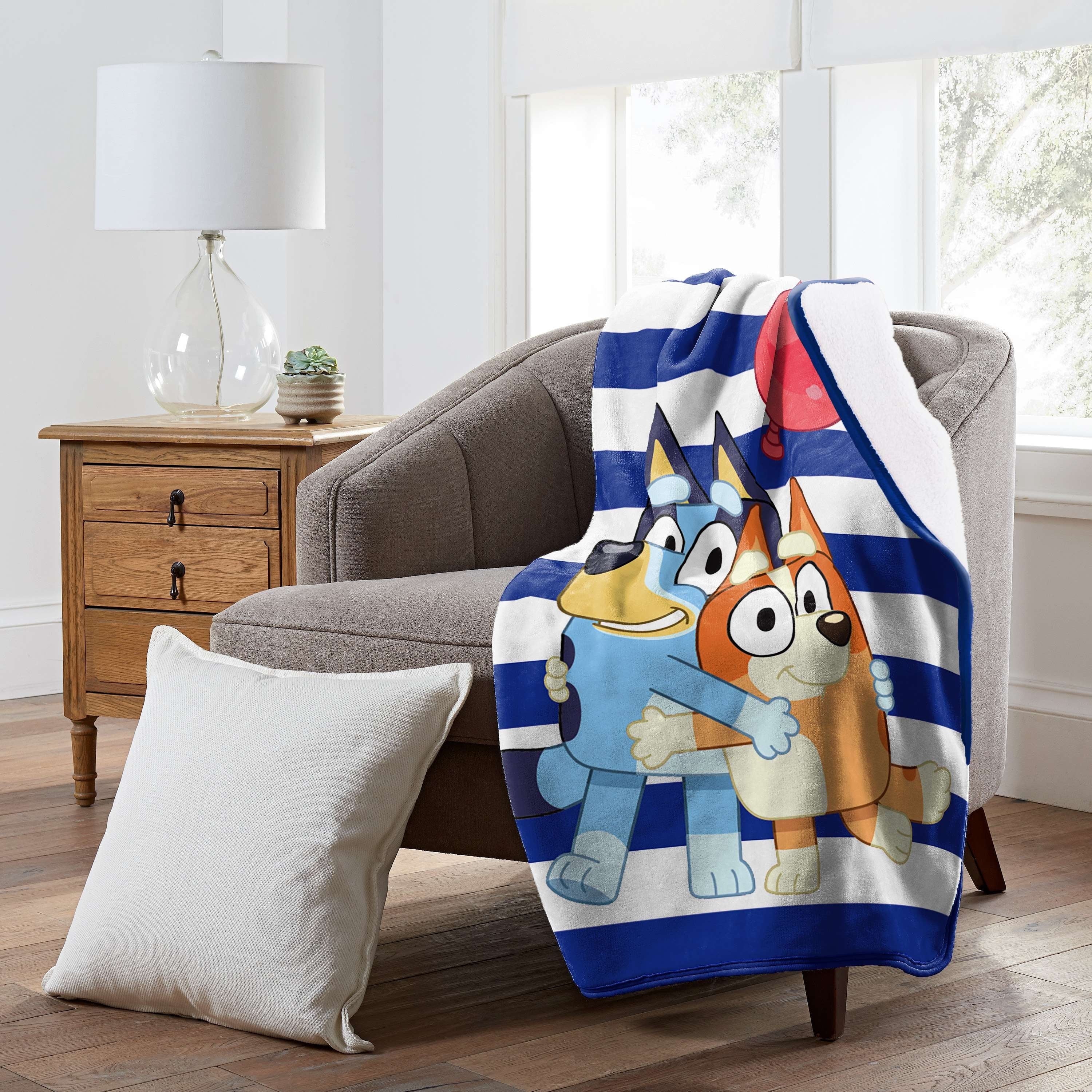 Bluey Happy Hugs Kids Silk Touch Throw Blanket with Sherpa Reverse, 46 x 60 inches Blue – Soft Plush Fleece Throw Blanket - Image 5