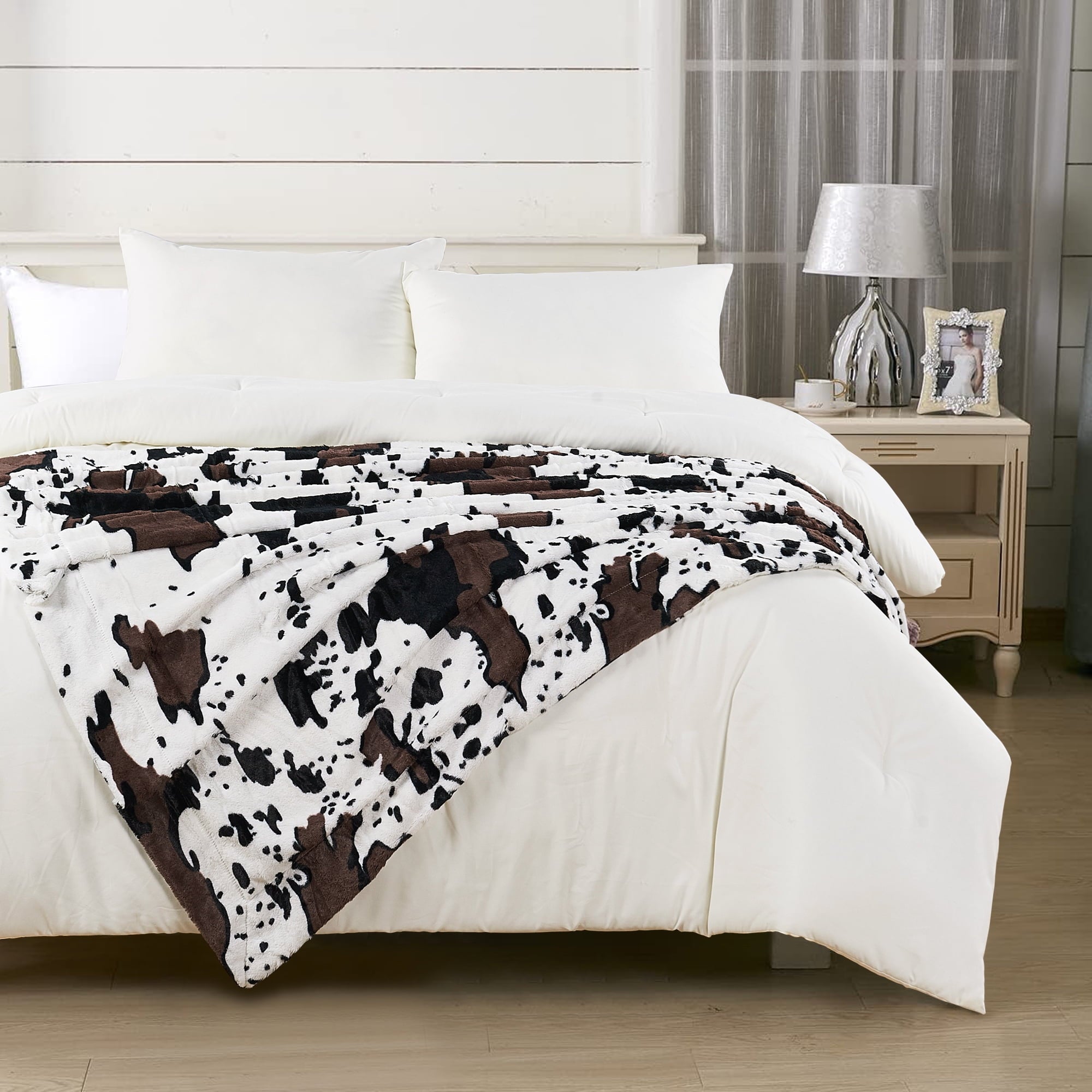Home Soft Things Cow Print Double Sided Faux Fur Throw Blanket, Soft Cozy Fuzzy Black and White Throw, 50x60 inches - Image 4