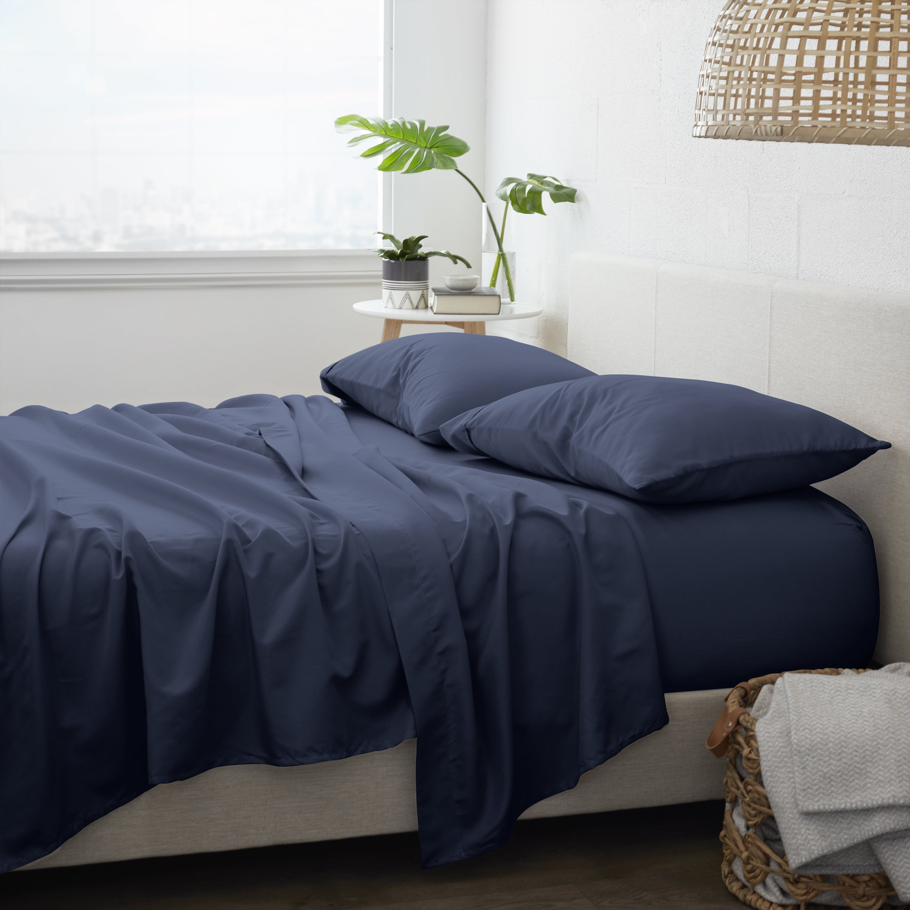 Noble Linens 4 Piece Solid Microfiber Bed Sheet Set, Navy, Queen - Image 6
