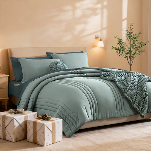 Amberspace 7-piece Bed in a Bag Comforter Set with Sheets,Sage Green,Full