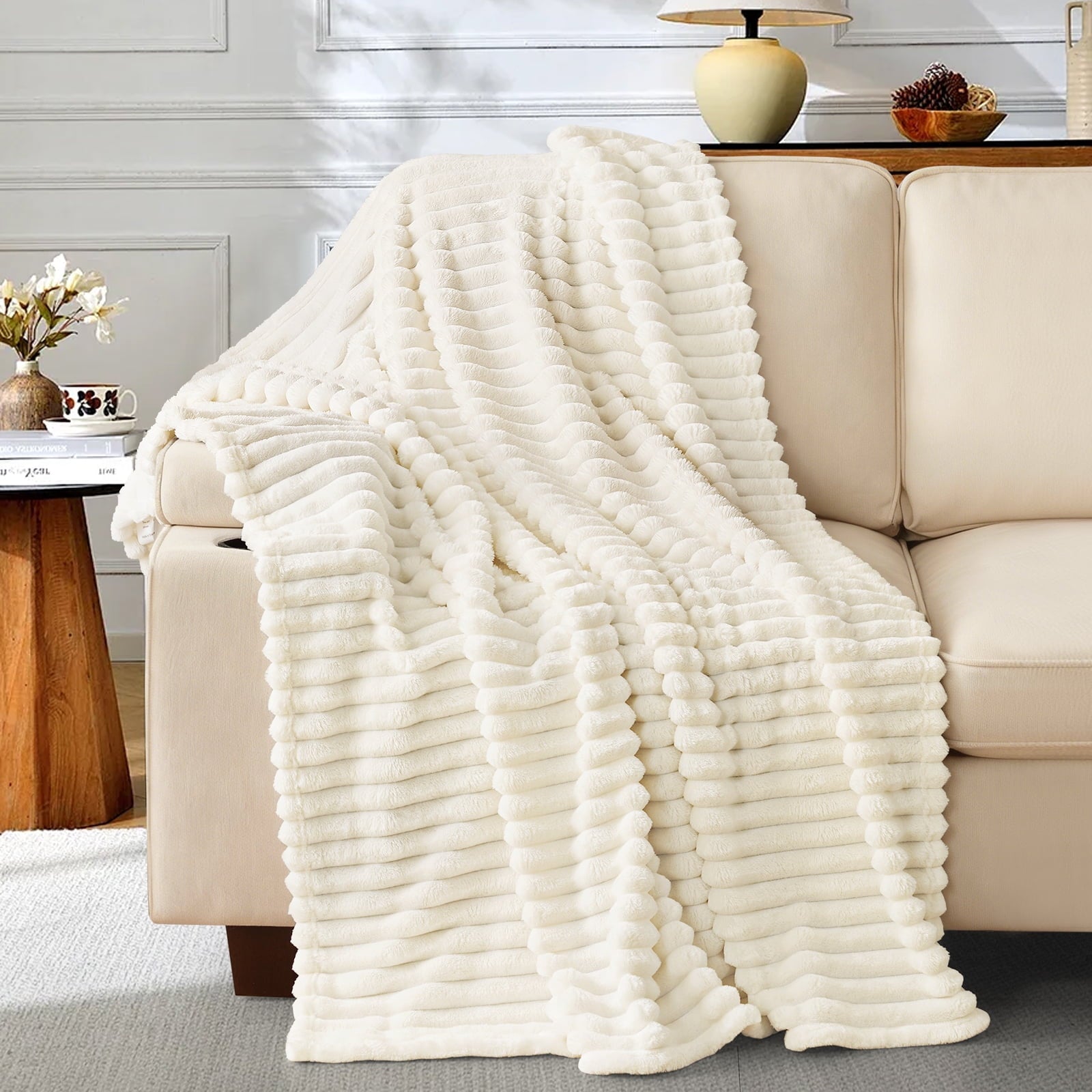 EMONIA White Fleece Throw Blanket for Couch, 320GSM Super Soft Cozy Blankets and Throws, Decorative Fleece Blankets for Women Men Gifts, Thr