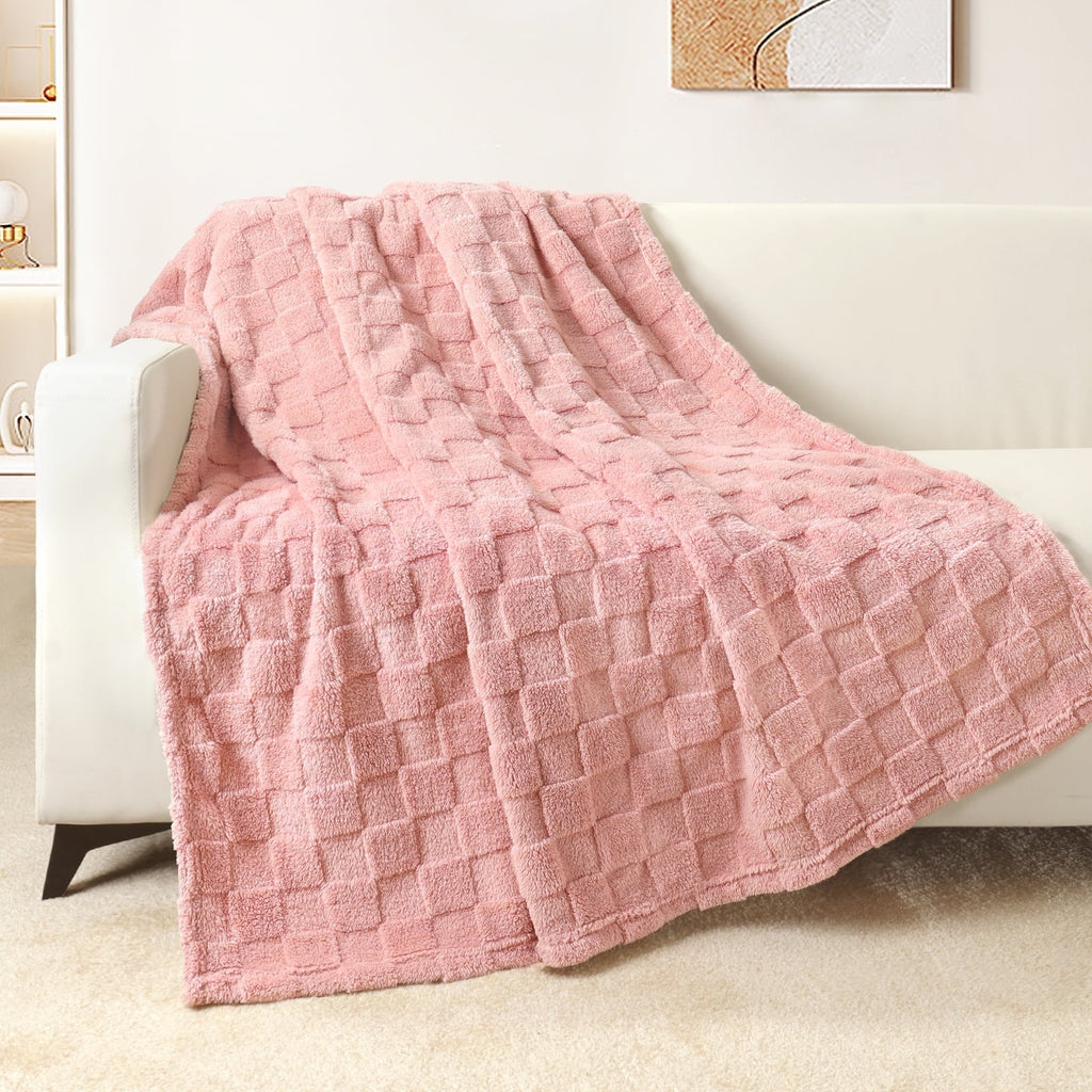 Fleece Throw Blanket for Couch, Super Soft Warm Lightweight Checkered Pattern Blanket for All Seasons, Pink, 50"x60"
