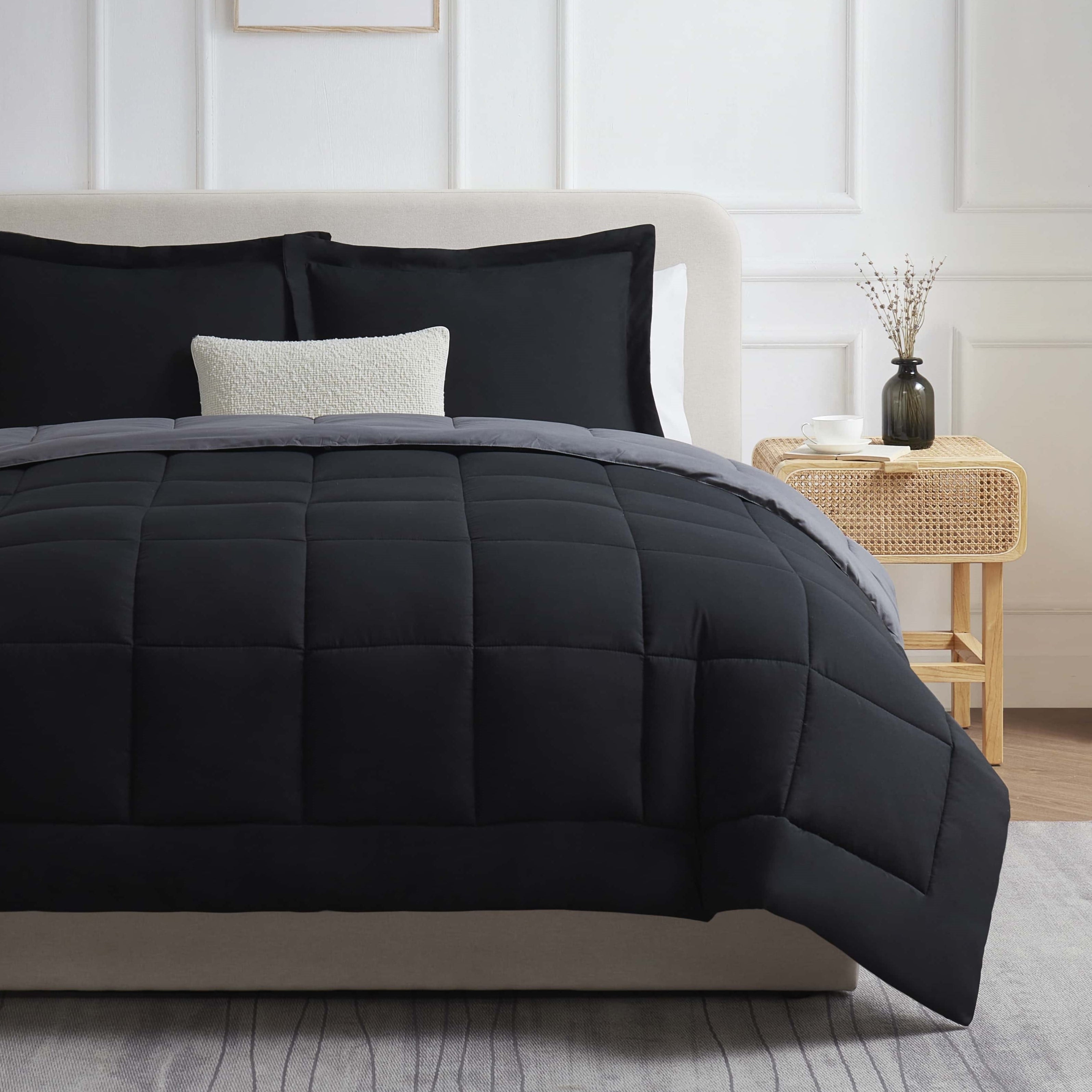 Queen Comforter Set, 3 Piece Bed in a Bag, Reversible Down Alternative Bedding Set, Black & Gray