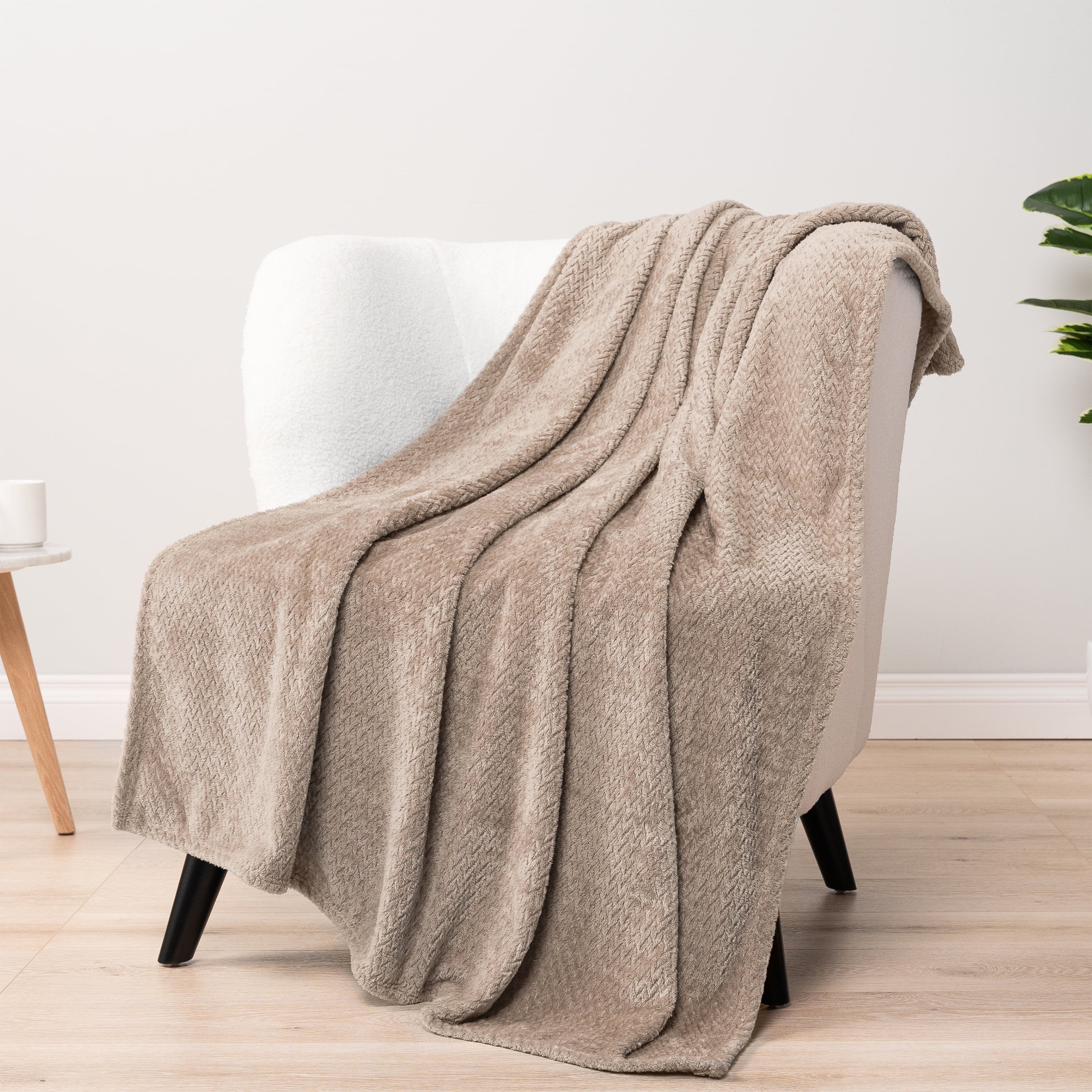 PAVILIA Soft Fleece Taupe Tan Throw Blanket for Couch, Lightweight Plush Warm Blankets for Bed, Fuzzy Cozy Flannel Blanket Throw for Sofa, T