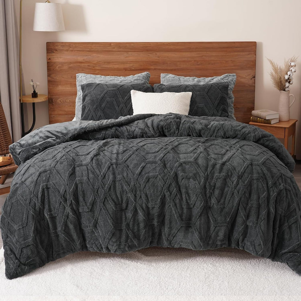 PHF Warm Sherpa Fleece Queen Comforter Set, 3D Tufted Fluffy Dark Grey Bedding for Winter, Soft 3 Pieces Shaggy Bed Set, 1 Comforter (90"x90