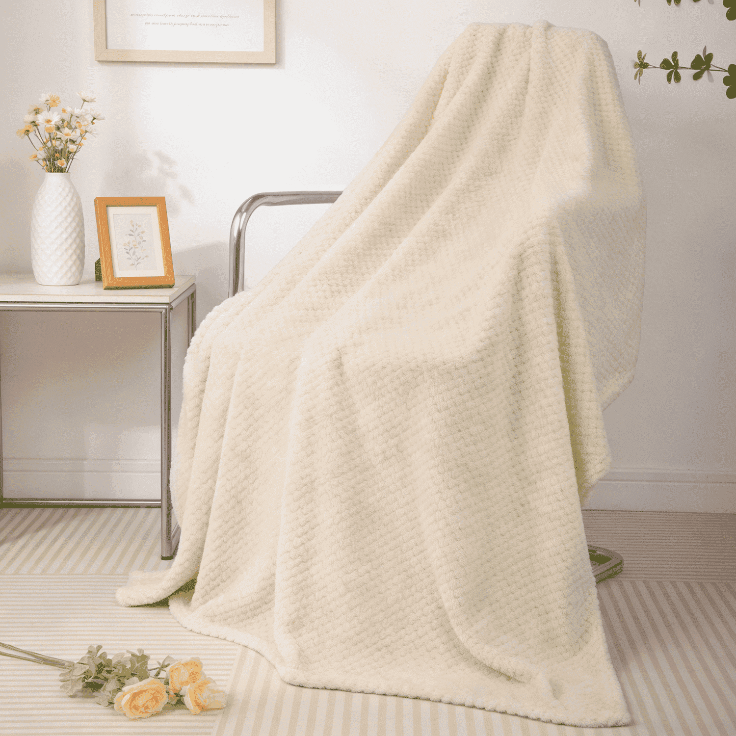 GPED Ultra Soft Throw Blanket, Warm Cozy Blankets 260GSM for Couch Bed Chair, Breathable and Lightweight Blankets for All Seasons, Decor & G