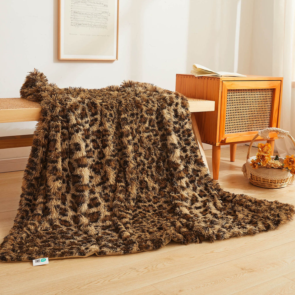 XeGe Luxury Faux Fur Leopard Print Throw, Soft 50x60 Cheetah Print Fluffy Blanket, Shaggy Plush Decorative Couch Throw, Cute Furry Fuzzy Ani