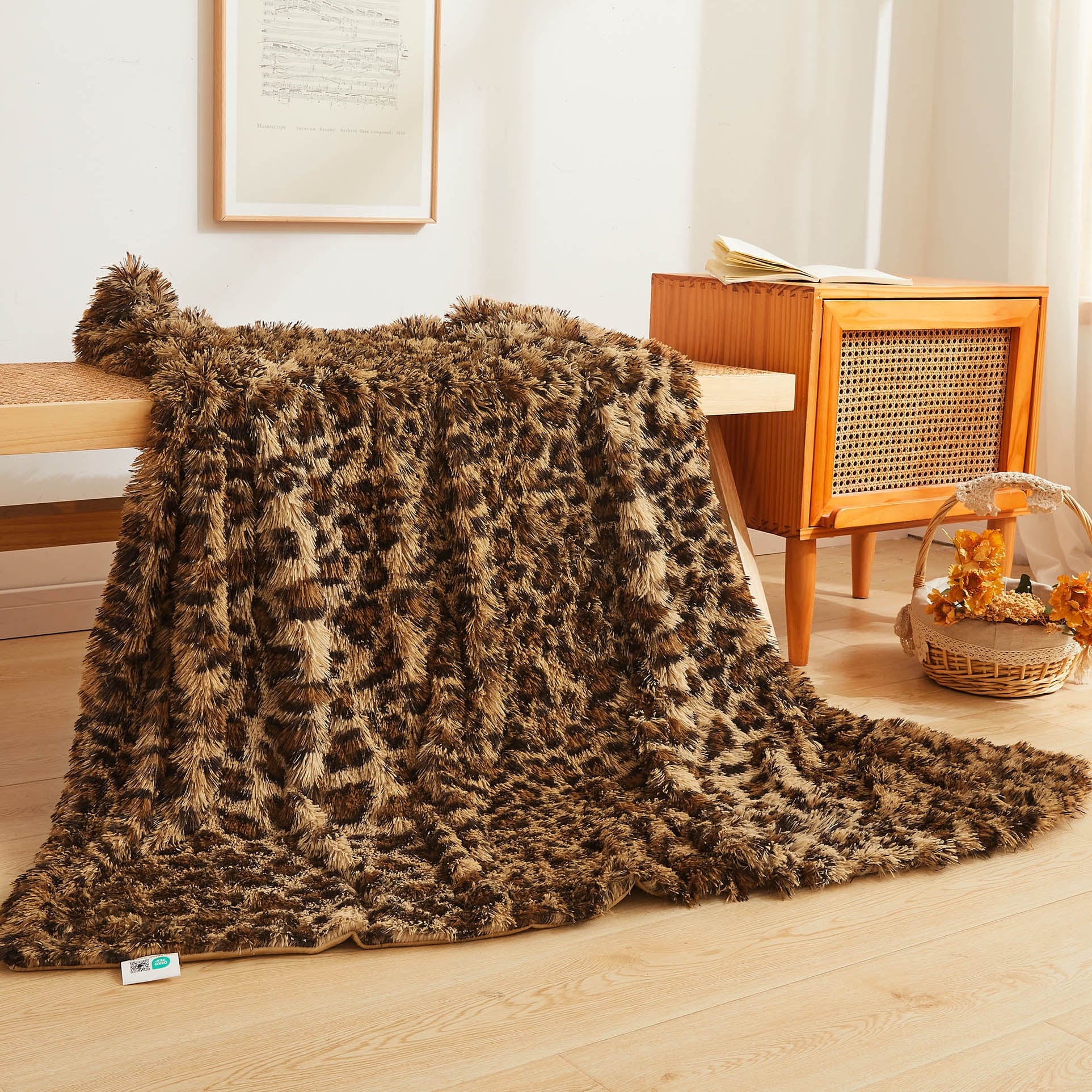 XeGe Luxury Faux Fur Leopard Print Throw, Soft 50x60 Cheetah Print Fluffy Blanket, Shaggy Plush Decorative Couch Throw, Cute Furry Fuzzy Ani