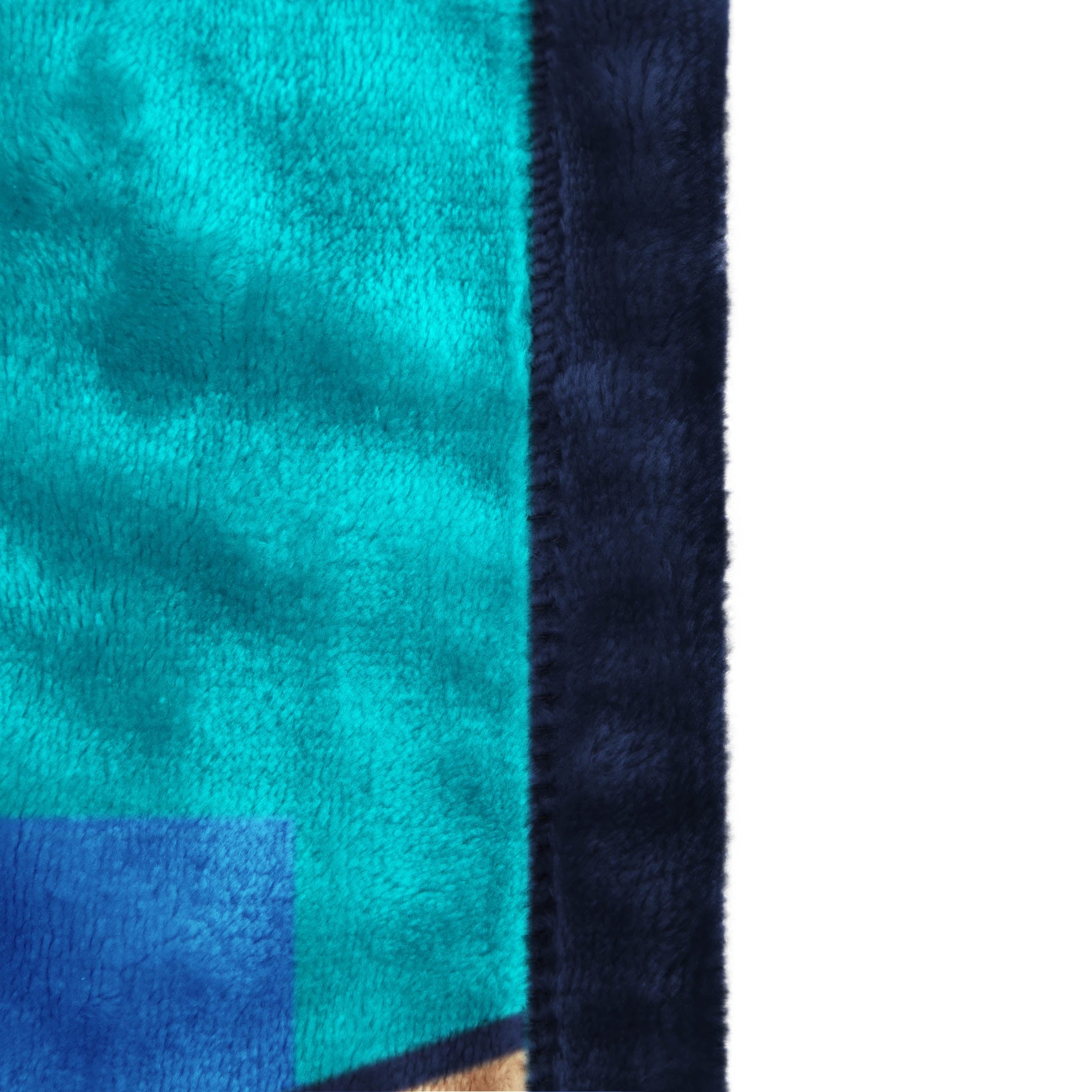 Minecraft Kids Twin/Full Blanket, 62 x 90, Microfiber, Green and Blue, Mojang - Image 3