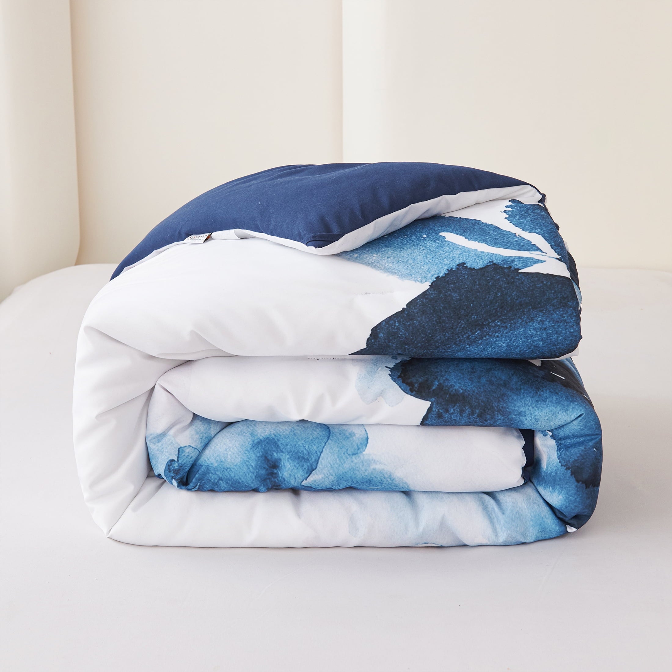 3 Pieces Blue and White Floral Comforter Set King Size, Flower Bedding with Watercolor Flowers Pattern for Women, Rev... - Image 3