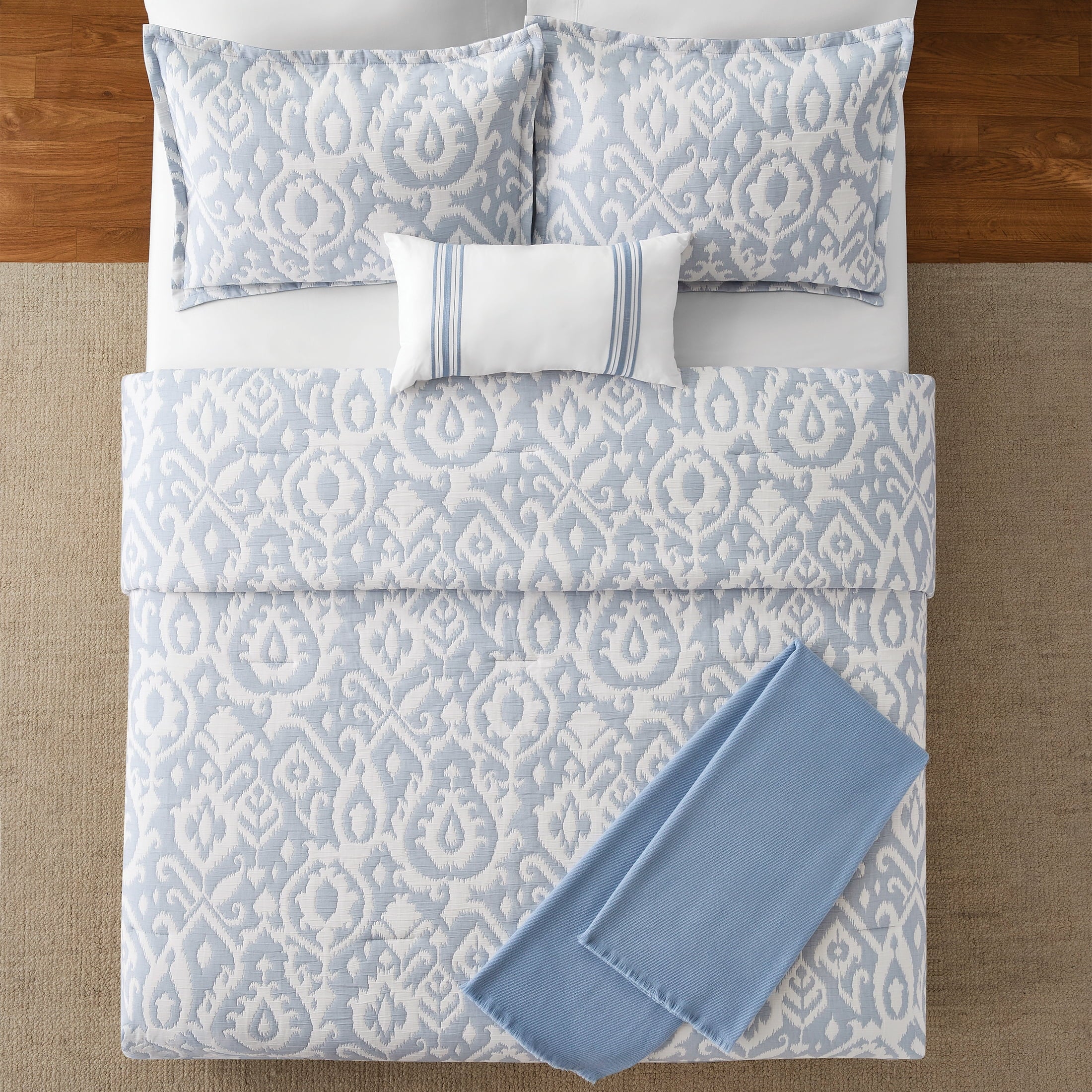 Mainstays Full/Queen Comforter Set, All-Season, 5-Piece, Blue Matelasse Ikat - Image 2