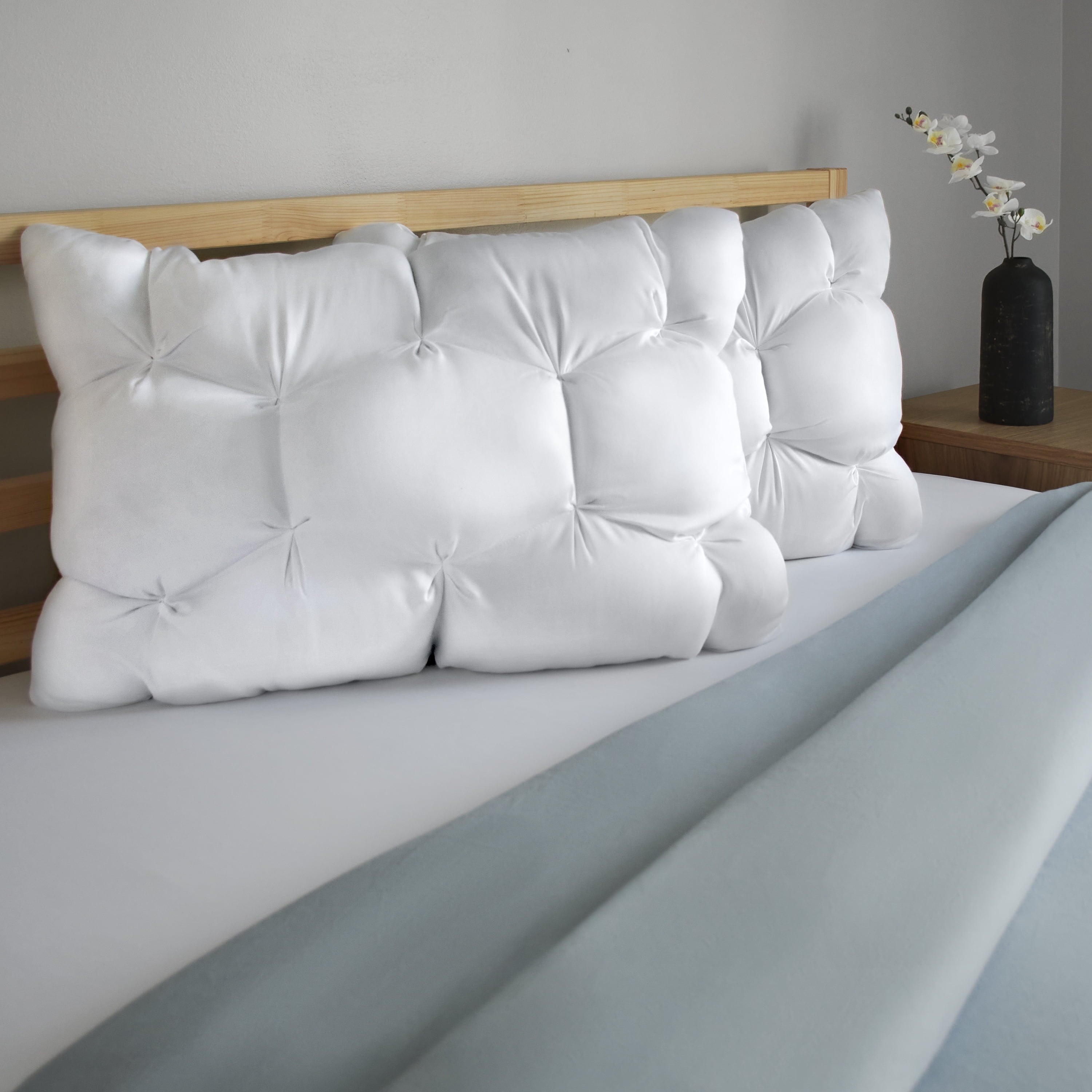 Sealy  Down Alternative Cloud Luxe Bed Pillows, Standard/Queen - Adaptive Huggable Core (2 Pack) - Image 2