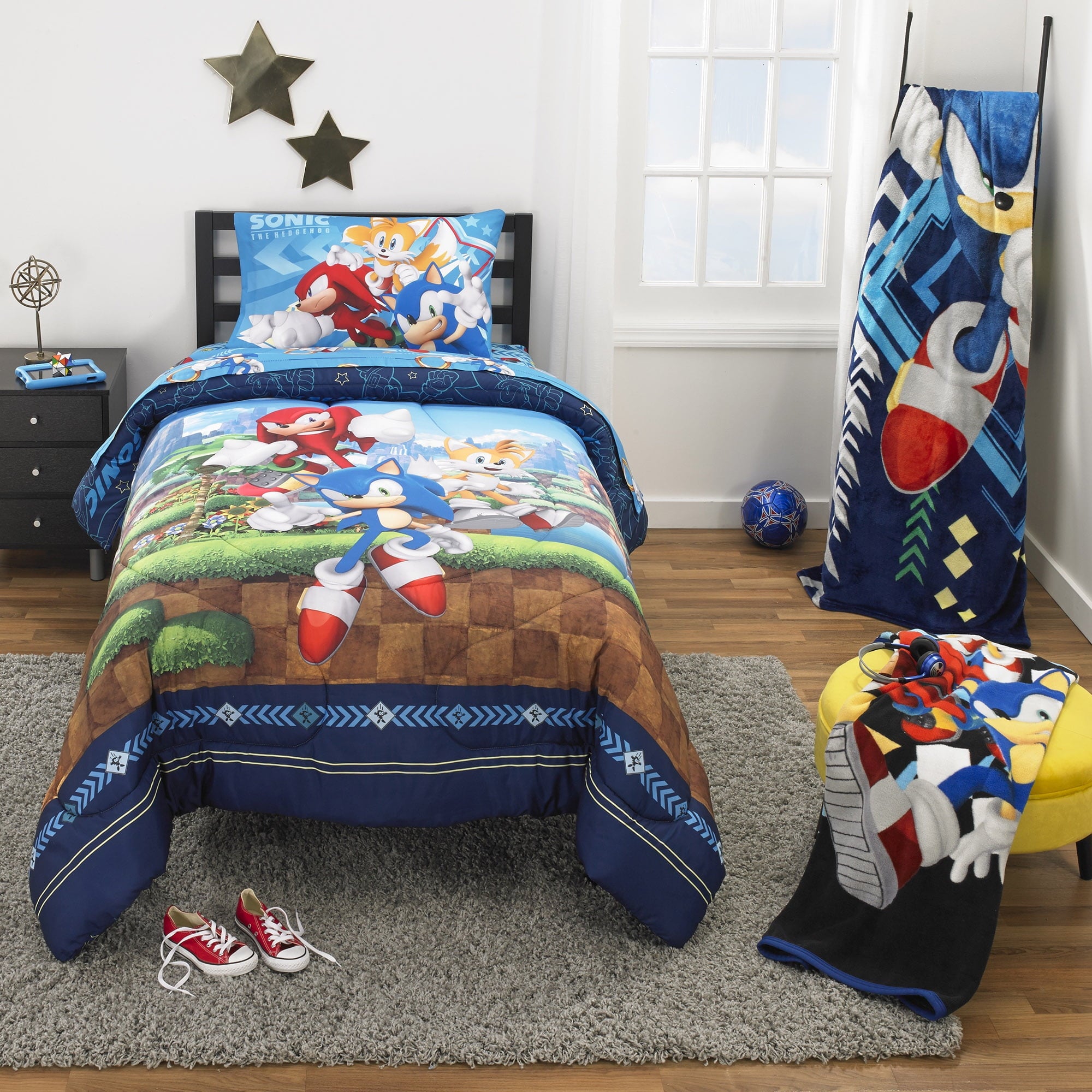 Sonic the Hedgehog Kids 2 Piece Blue Green Reversible Comforter and Pillowcase set, Twin/full - Image 3