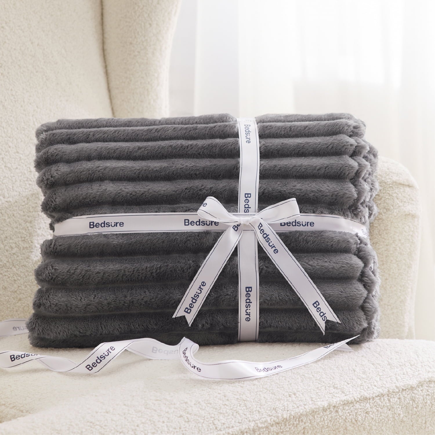 Grey Fleece Throw Blanket for Couch - Super Soft Cozy Blankets for Women, Girls, 50x60 inches - Image 2