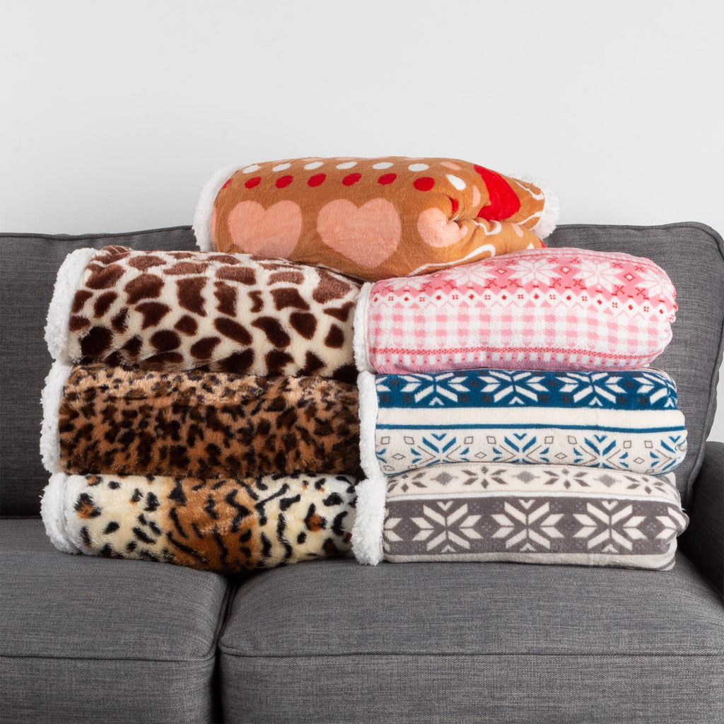 50x60-Inch Machine Washable Fleece Blanket with Snowflakes - Image 3