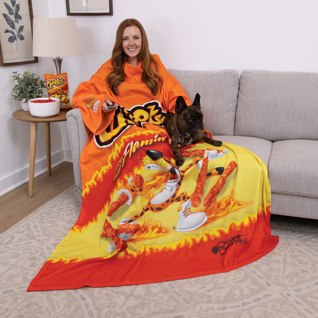 Snuggie Cheetos Flaming Hot Wearable Blanket - Image 4