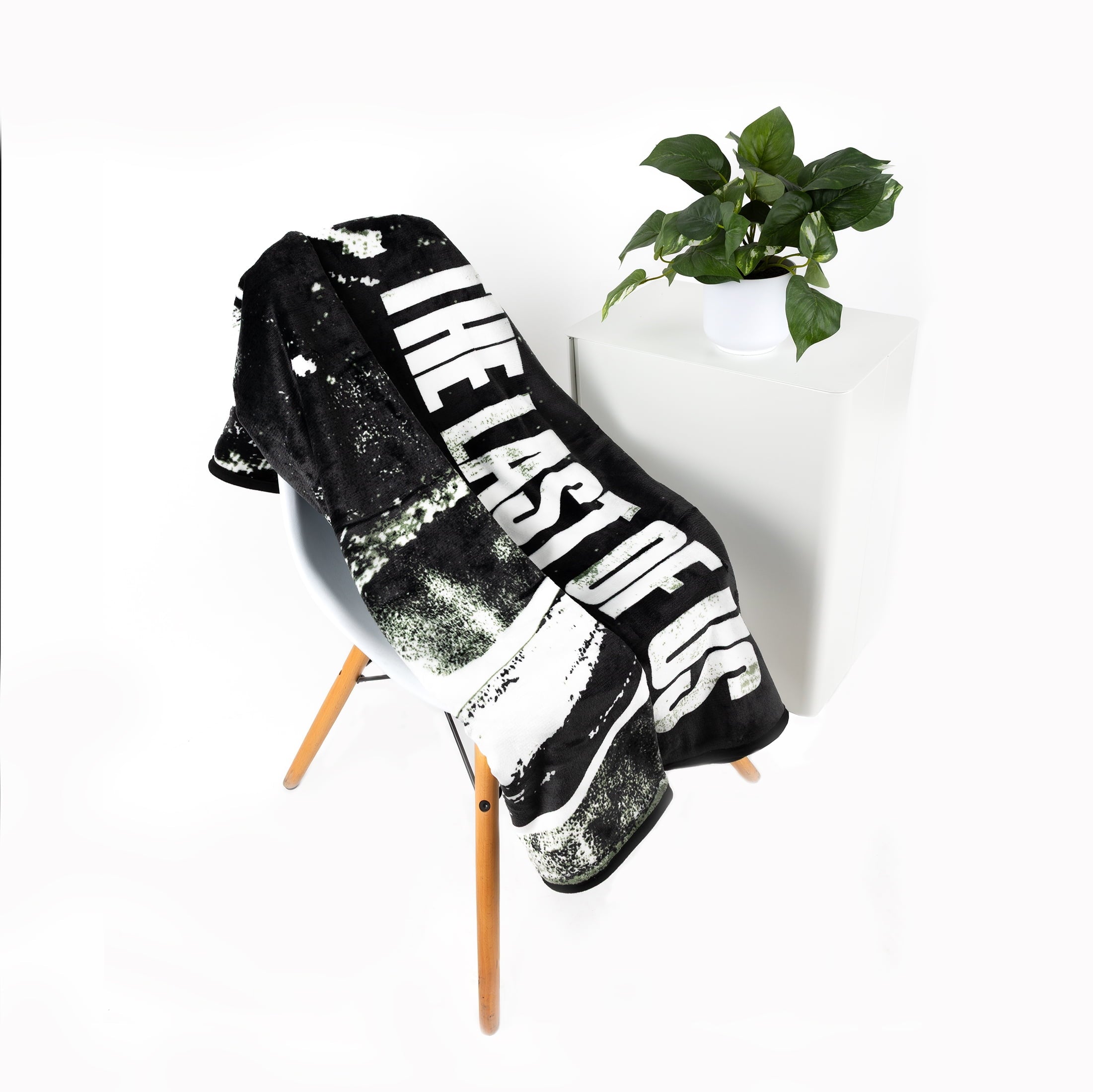 The Last of Us, Black and White Polyester Throw Blanket, 50" X 60" - Image 6